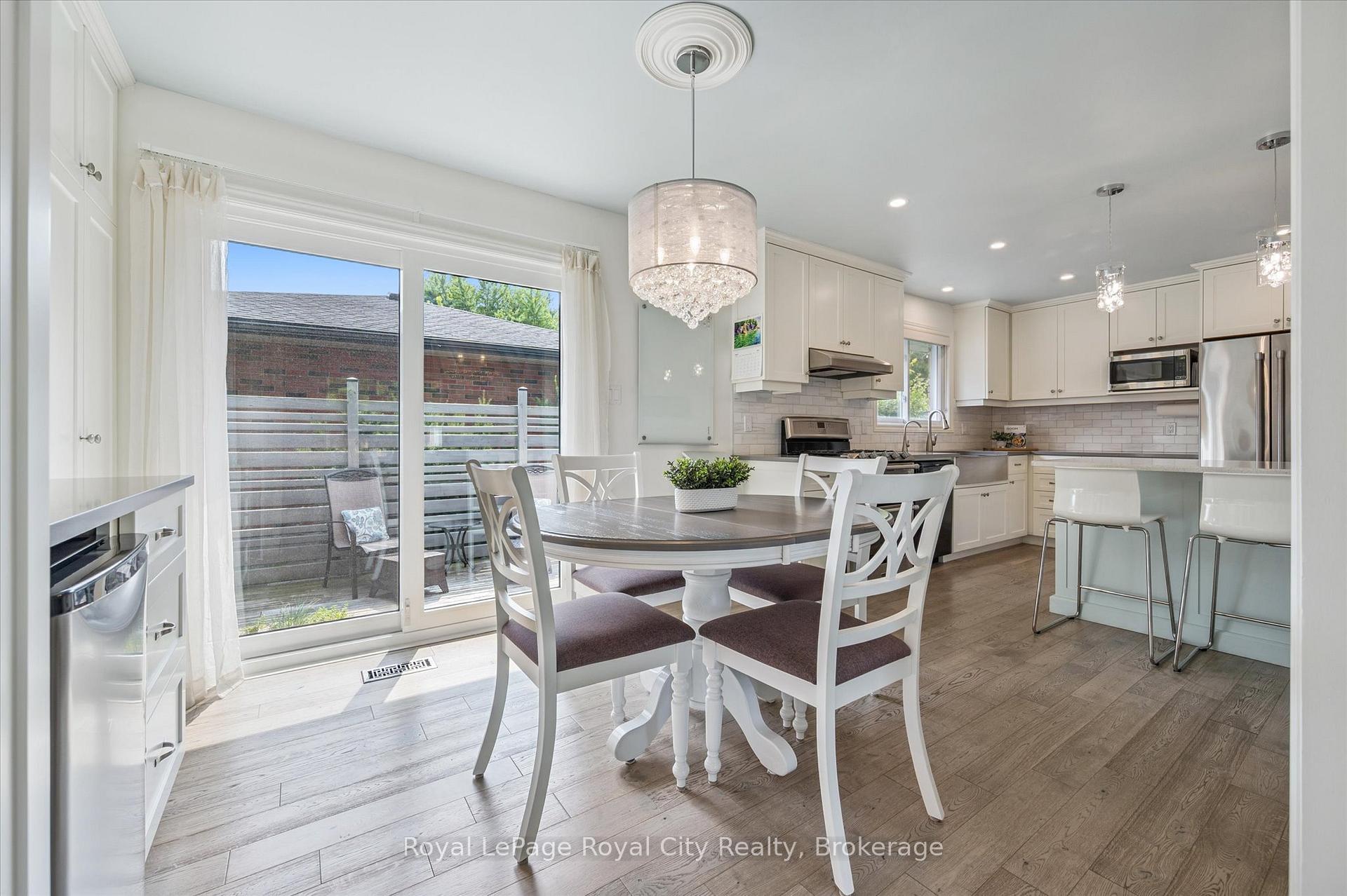Photo 15 of 4 Carnaby Crescent, Guelph, Dovercliffe Park/Old University — HOMEH