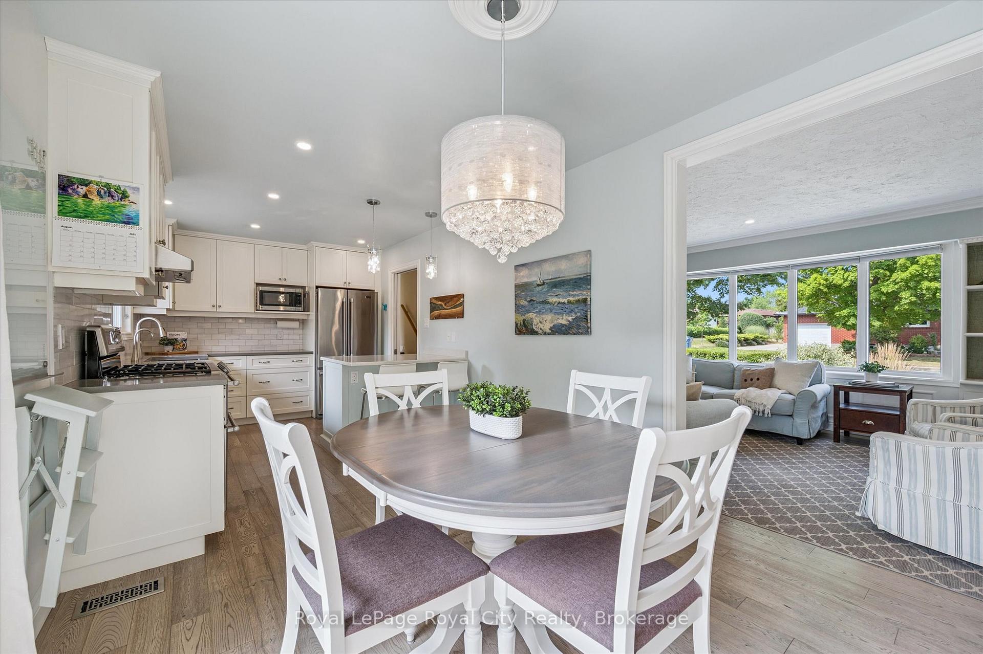 Photo 16 of 4 Carnaby Crescent, Guelph, Dovercliffe Park/Old University — HOMEH