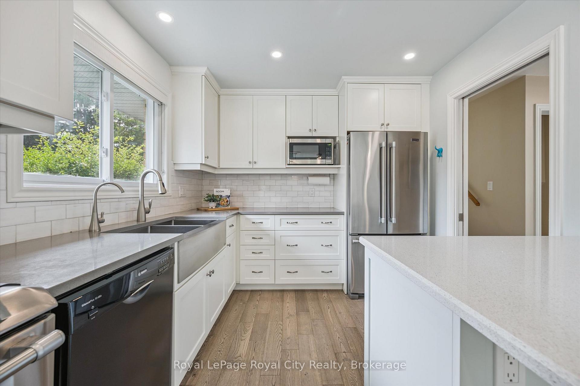 Photo 19 of 4 Carnaby Crescent, Guelph, Dovercliffe Park/Old University — HOMEH