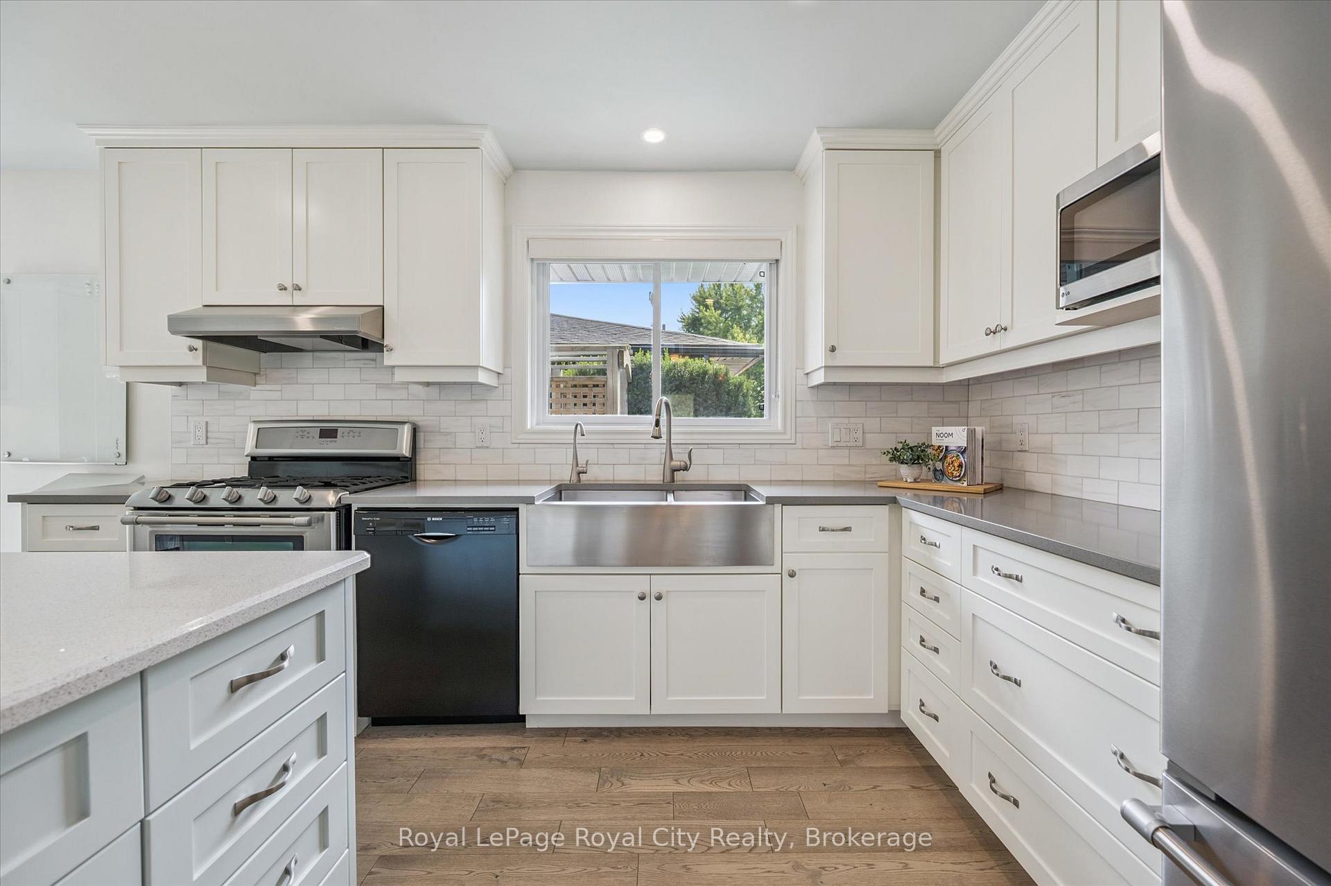 Photo 21 of 4 Carnaby Crescent, Guelph, Dovercliffe Park/Old University — HOMEH