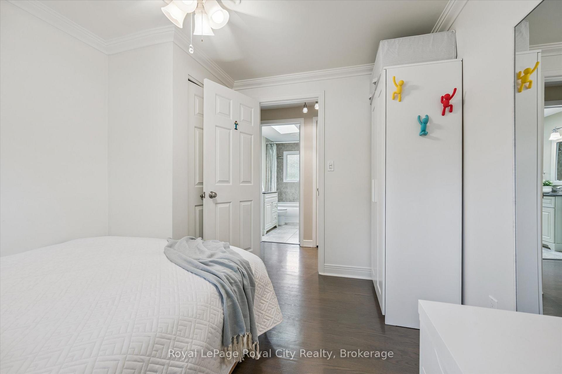 Photo 28 of 4 Carnaby Crescent, Guelph, Dovercliffe Park/Old University — HOMEH