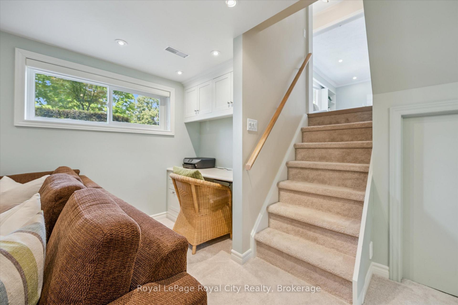 Photo 30 of 4 Carnaby Crescent, Guelph, Dovercliffe Park/Old University — HOMEH