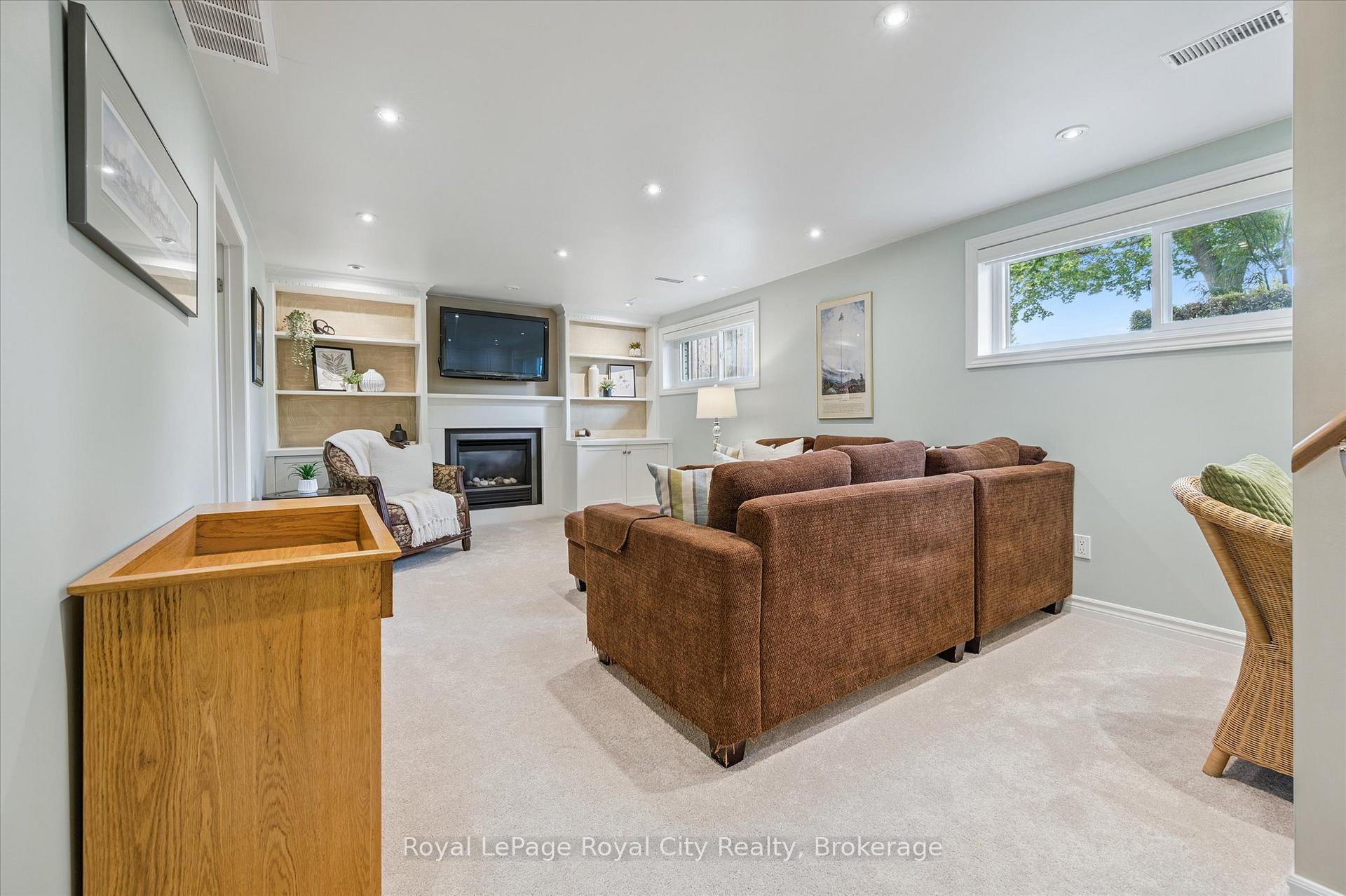 Photo 31 of 4 Carnaby Crescent, Guelph, Dovercliffe Park/Old University — HOMEH