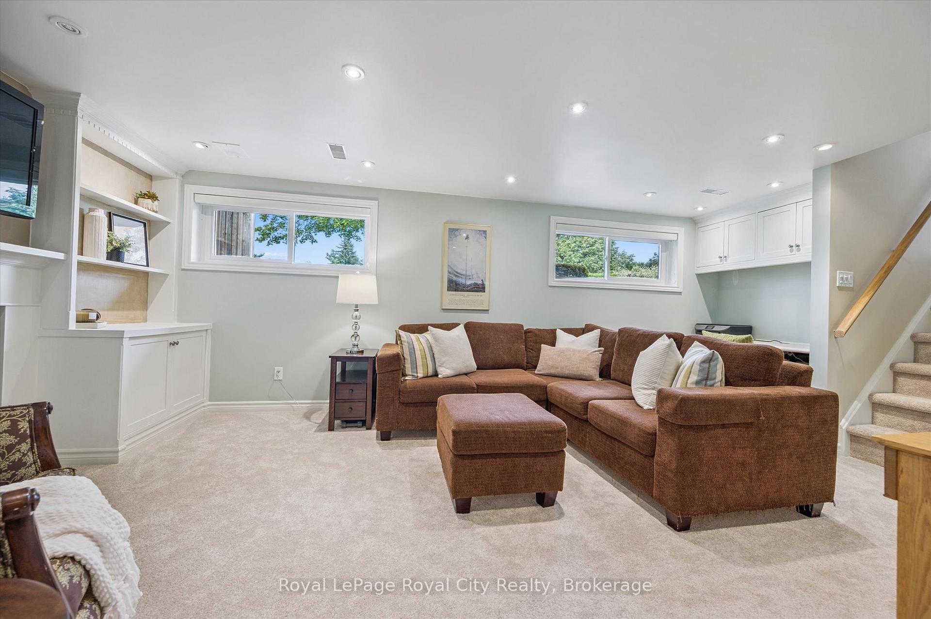 Photo 32 of 4 Carnaby Crescent, Guelph, Dovercliffe Park/Old University — HOMEH