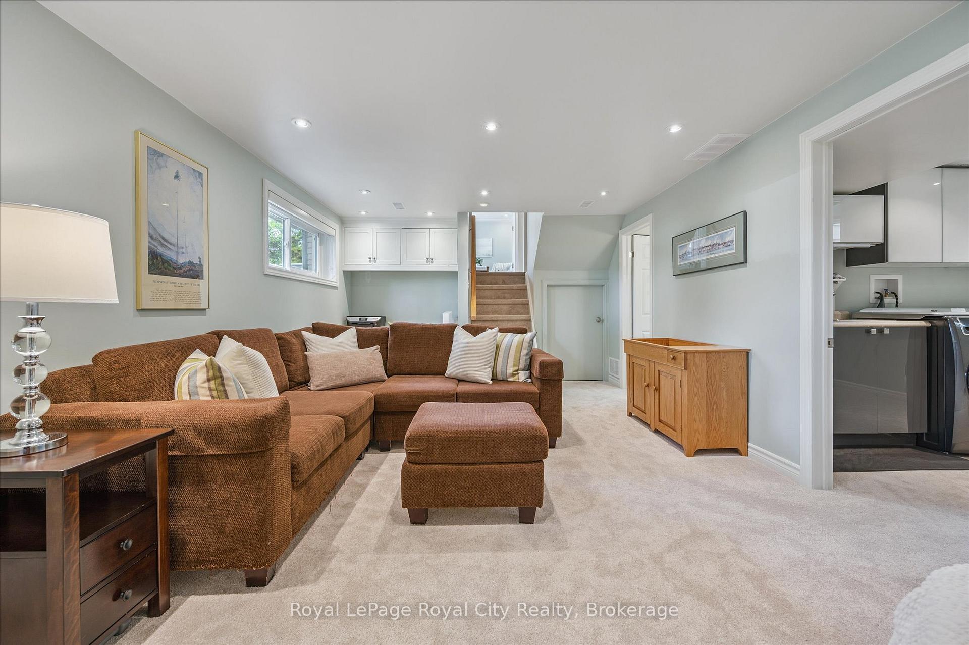 Photo 33 of 4 Carnaby Crescent, Guelph, Dovercliffe Park/Old University — HOMEH