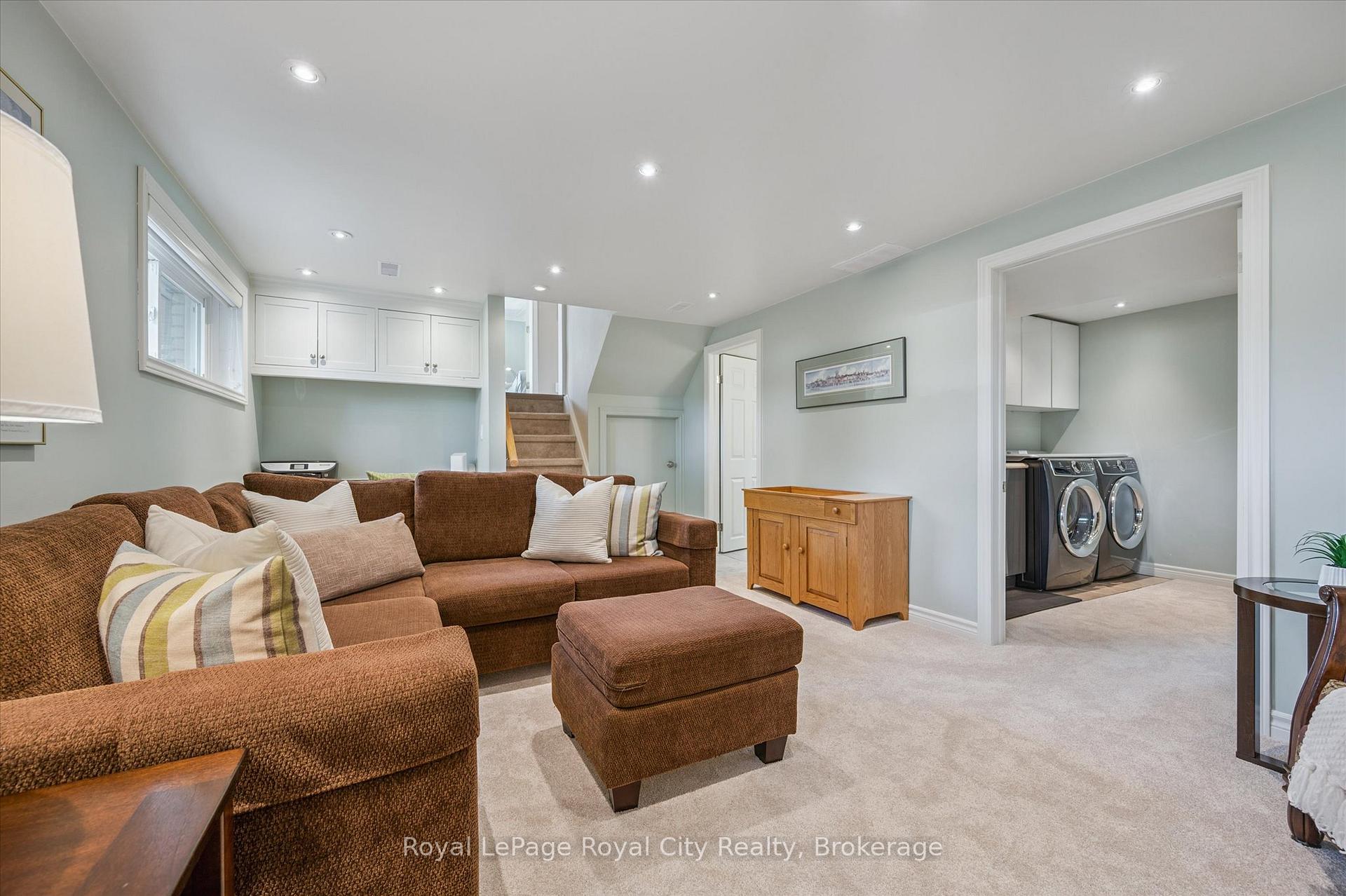 Photo 34 of 4 Carnaby Crescent, Guelph, Dovercliffe Park/Old University — HOMEH