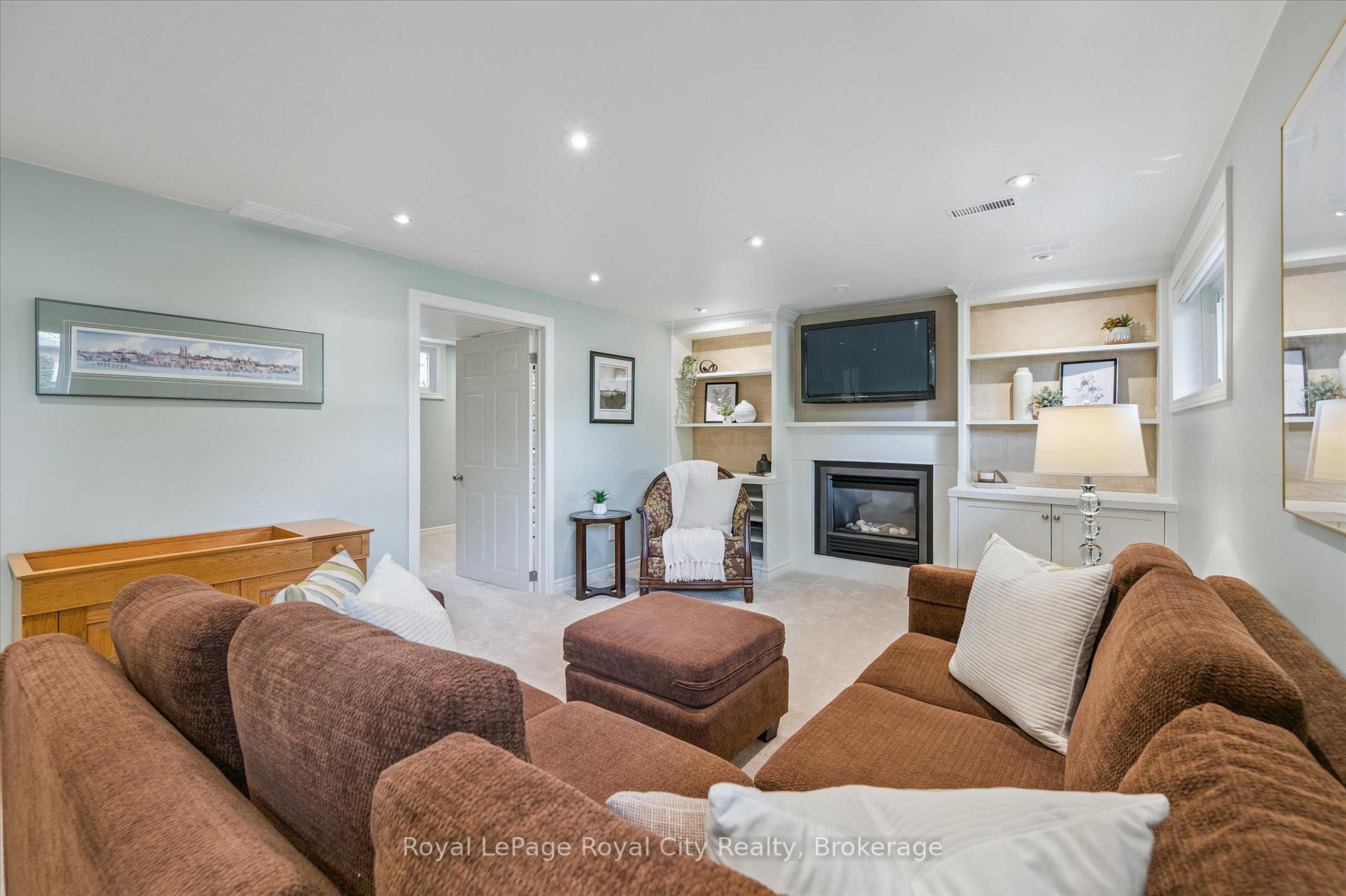 Photo 35 of 4 Carnaby Crescent, Guelph, Dovercliffe Park/Old University — HOMEH