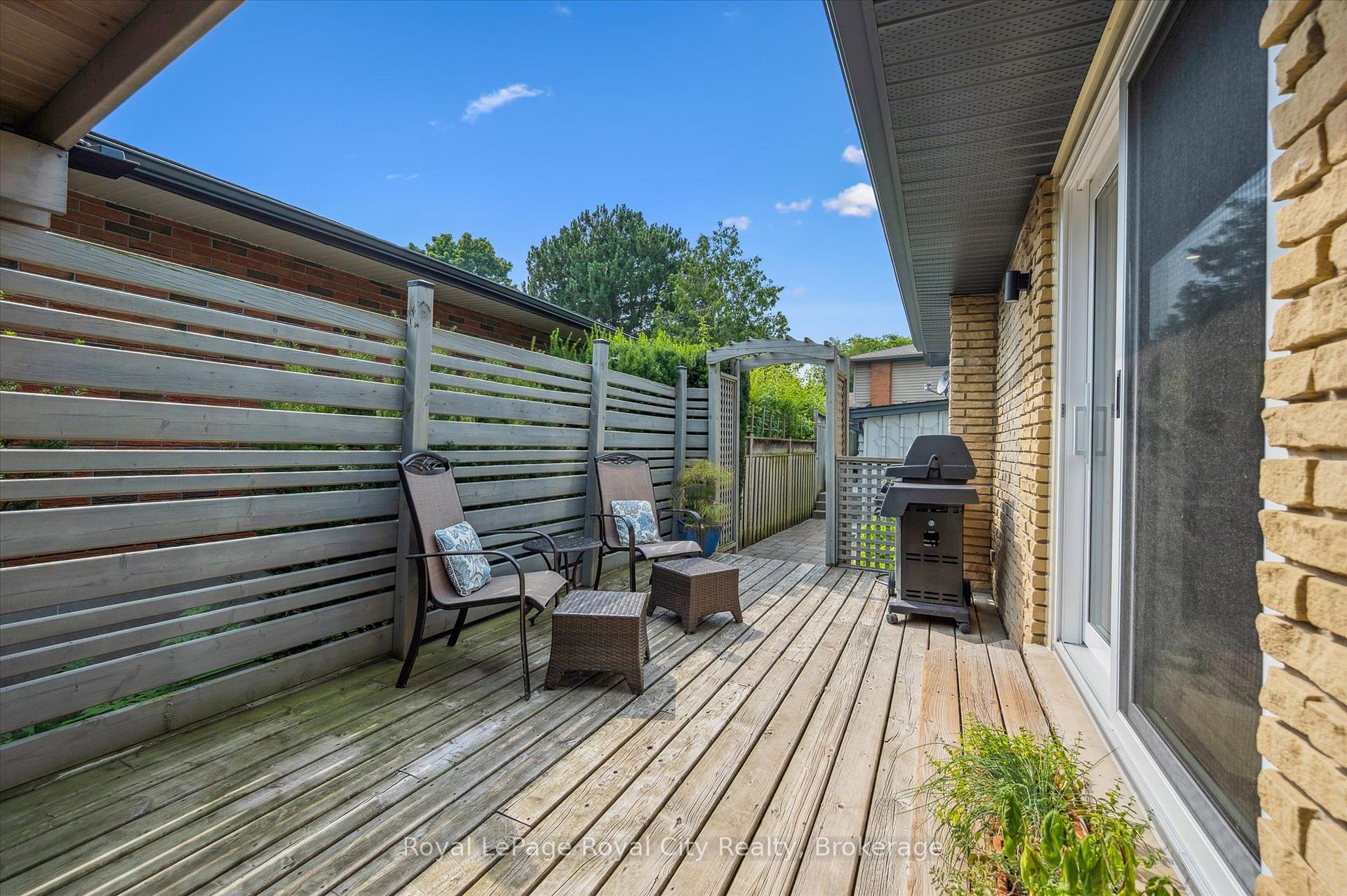Photo 40 of 4 Carnaby Crescent, Guelph, Dovercliffe Park/Old University — HOMEH