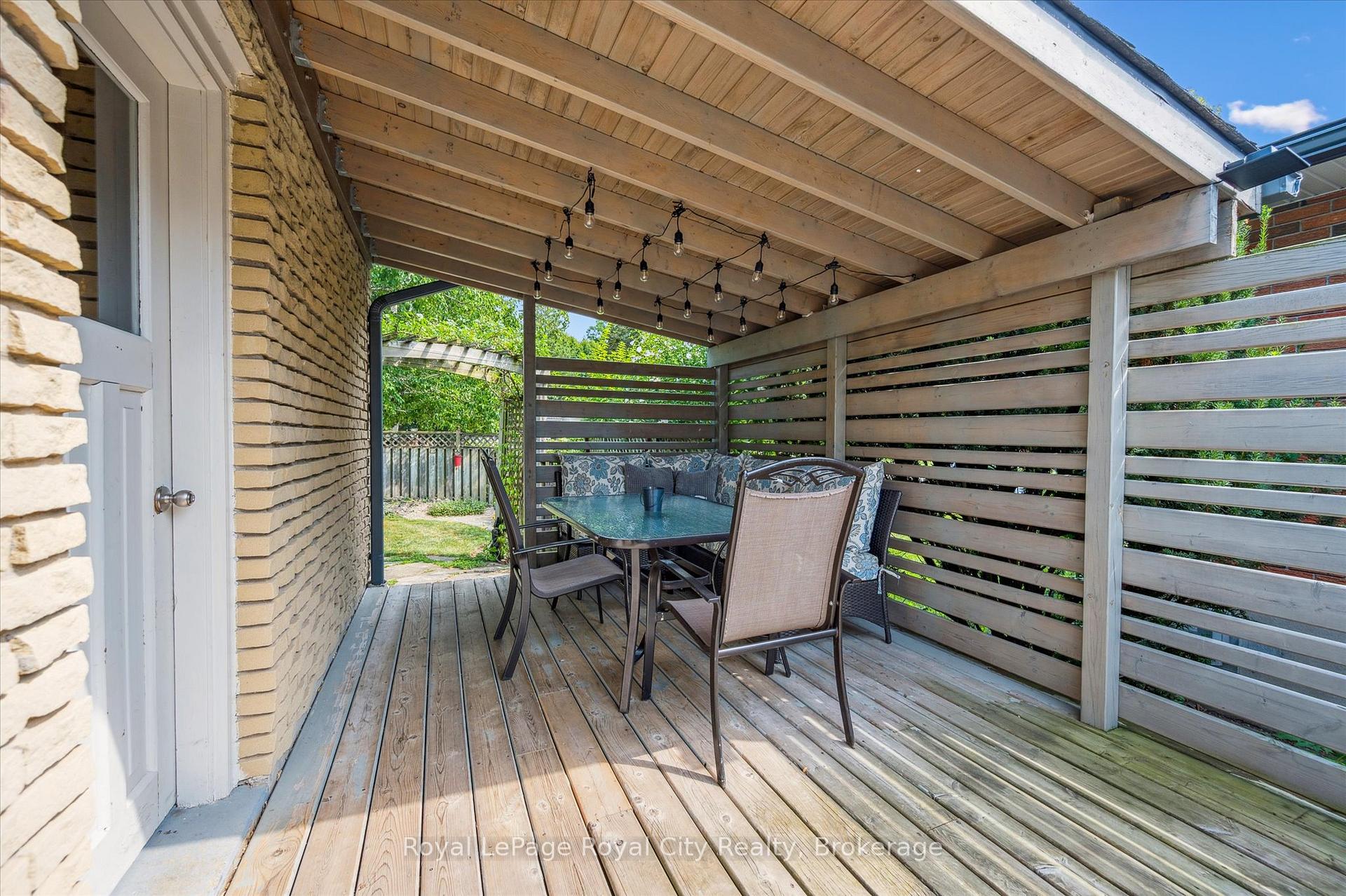 Photo 41 of 4 Carnaby Crescent, Guelph, Dovercliffe Park/Old University — HOMEH