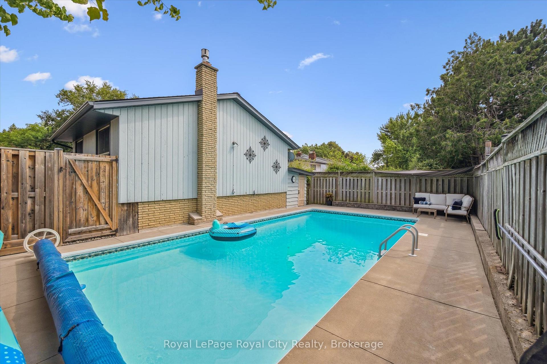 Photo 47 of 4 Carnaby Crescent, Guelph, Dovercliffe Park/Old University — HOMEH