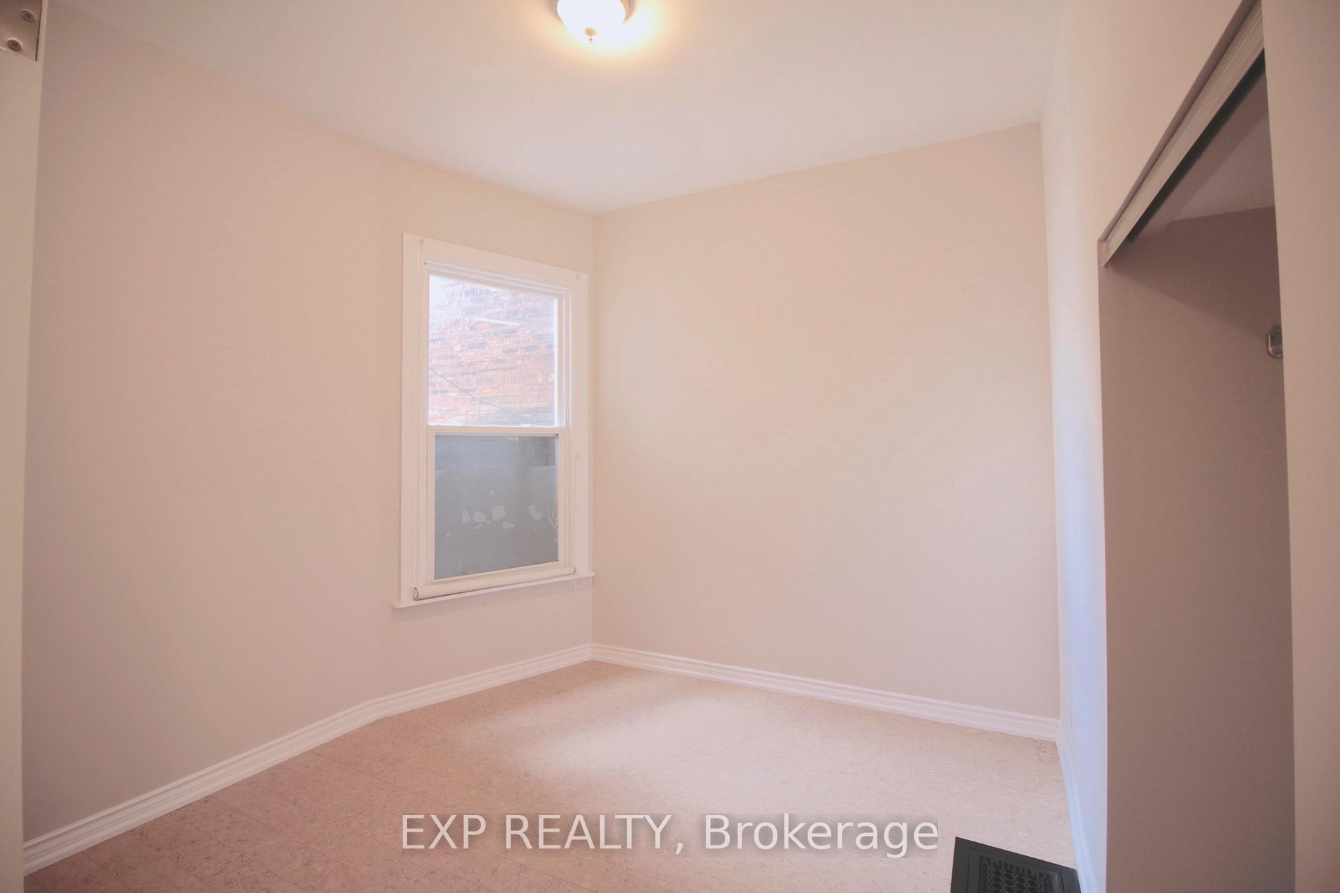 Photo 4 of Unit Main, 301 Crawford Street, Toronto, Trinity-Bellwoods — HOMEH