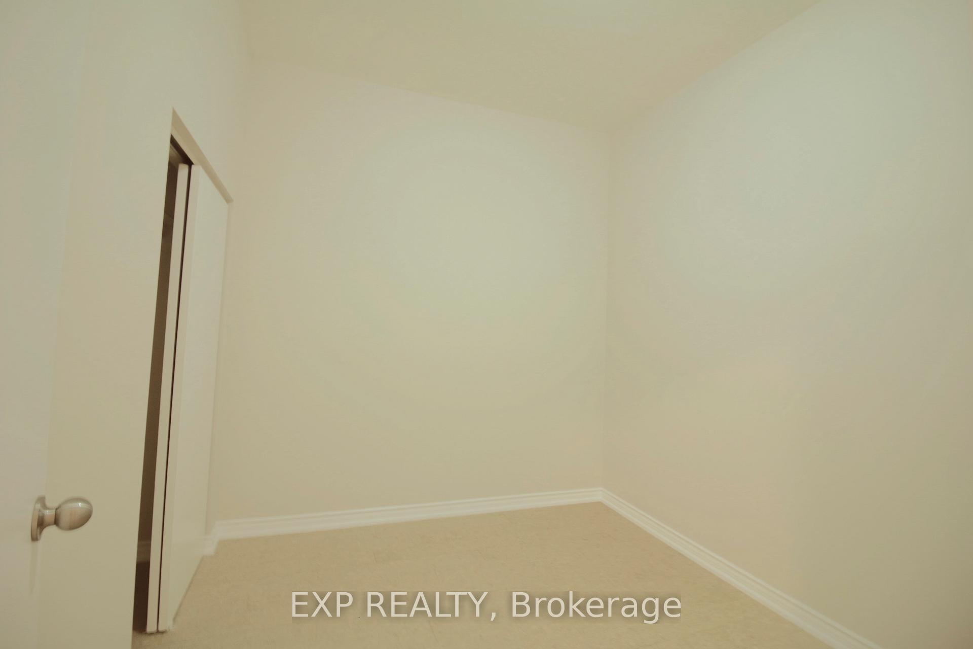 Photo 3 of Unit Main, 301 Crawford Street, Toronto, Trinity-Bellwoods — HOMEH