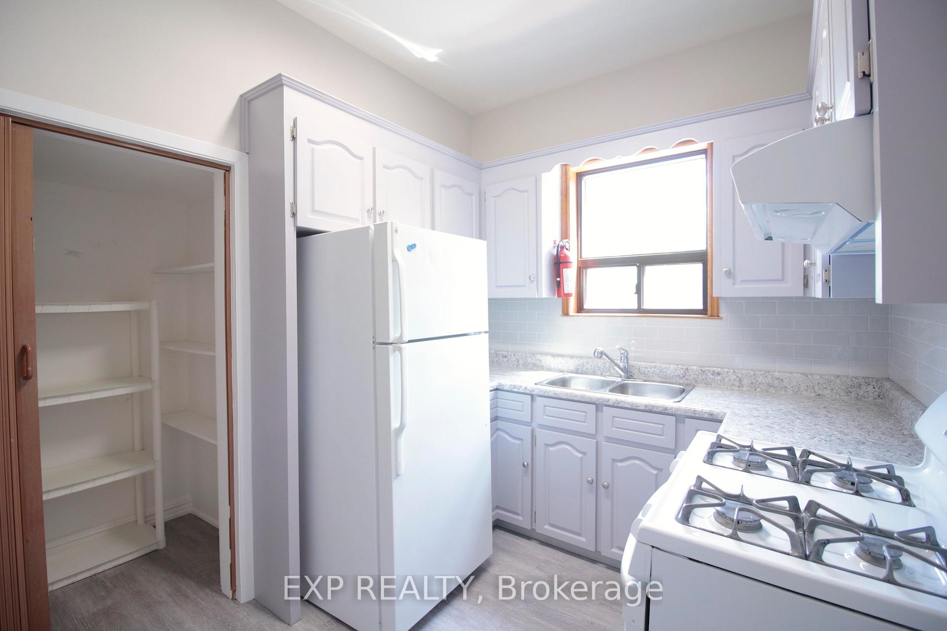 Photo 7 of Unit Main, 301 Crawford Street, Toronto, Trinity-Bellwoods — HOMEH