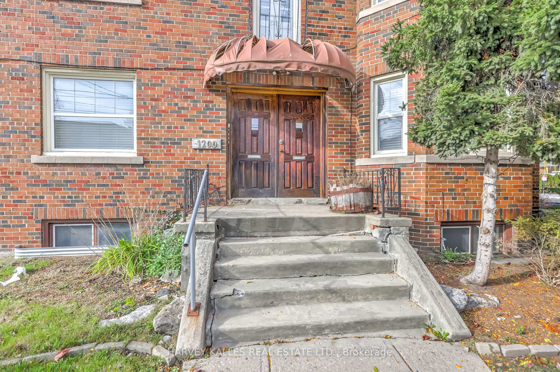 Photo 9 of Unit Upper#3, 1200 Avenue Road, Toronto, Lawrence Park South — HOMEH
