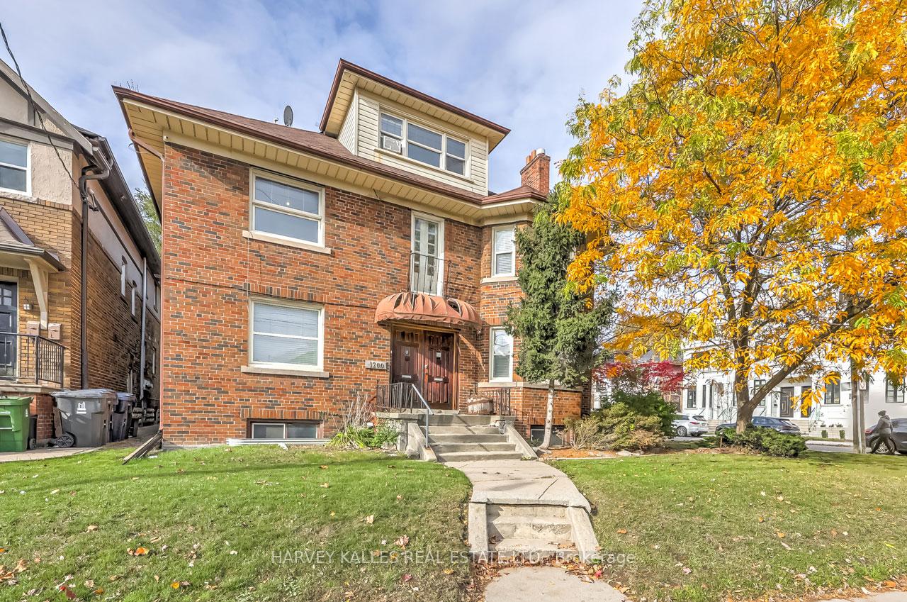 Photo 3 of Unit Upper#3, 1200 Avenue Road, Toronto, Lawrence Park South — HOMEH