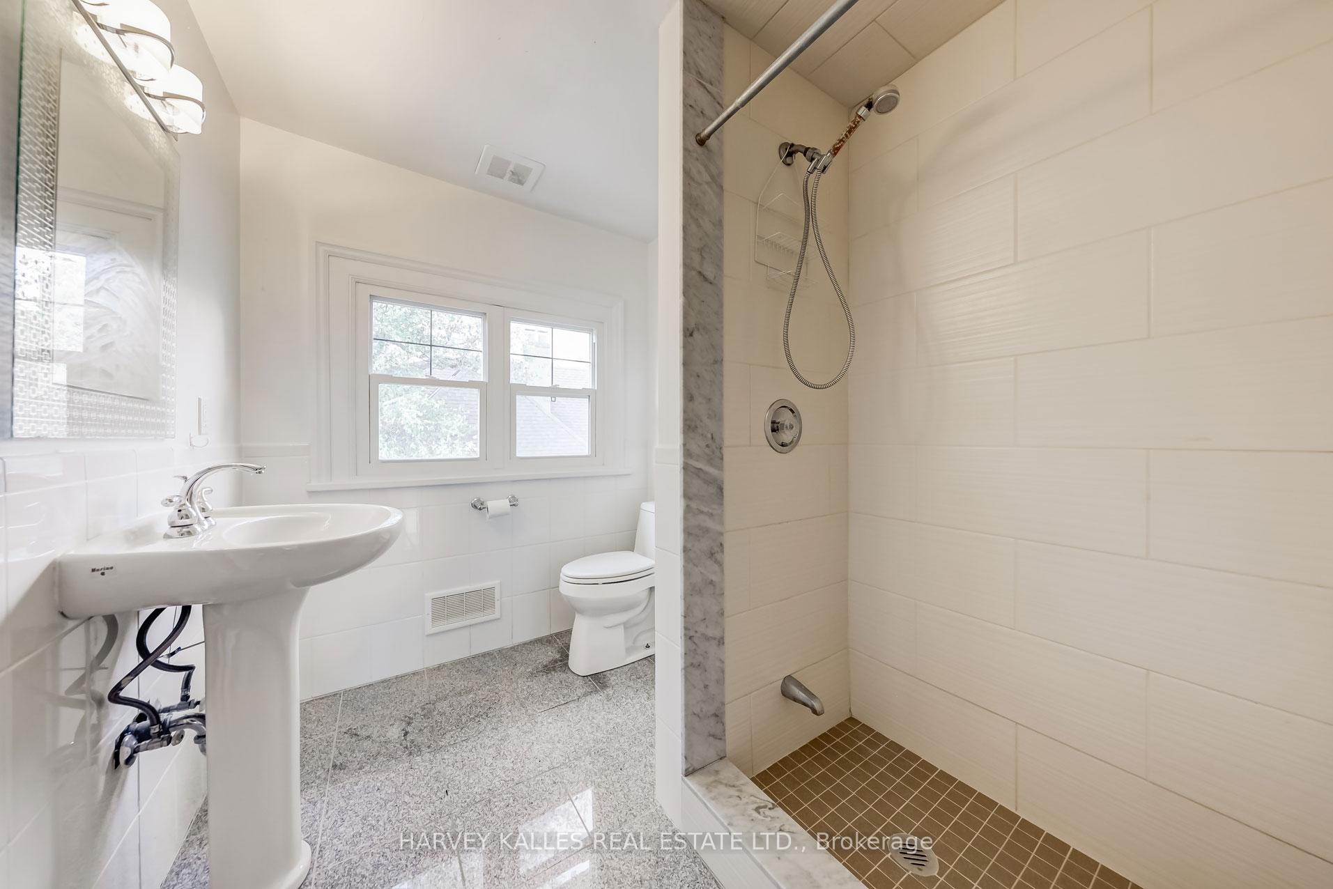 Photo 13 of Unit Upper#3, 1200 Avenue Road, Toronto, Lawrence Park South — HOMEH