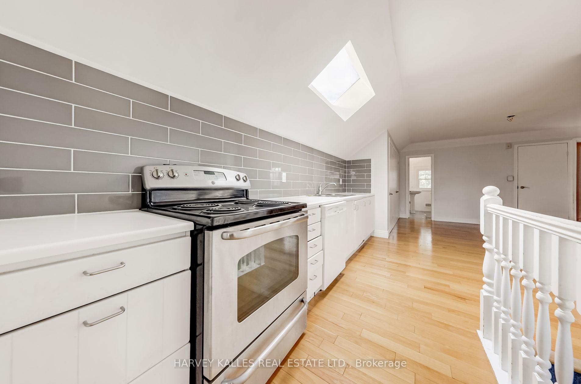 Photo 31 of Unit Upper#3, 1200 Avenue Road, Toronto, Lawrence Park South — HOMEH