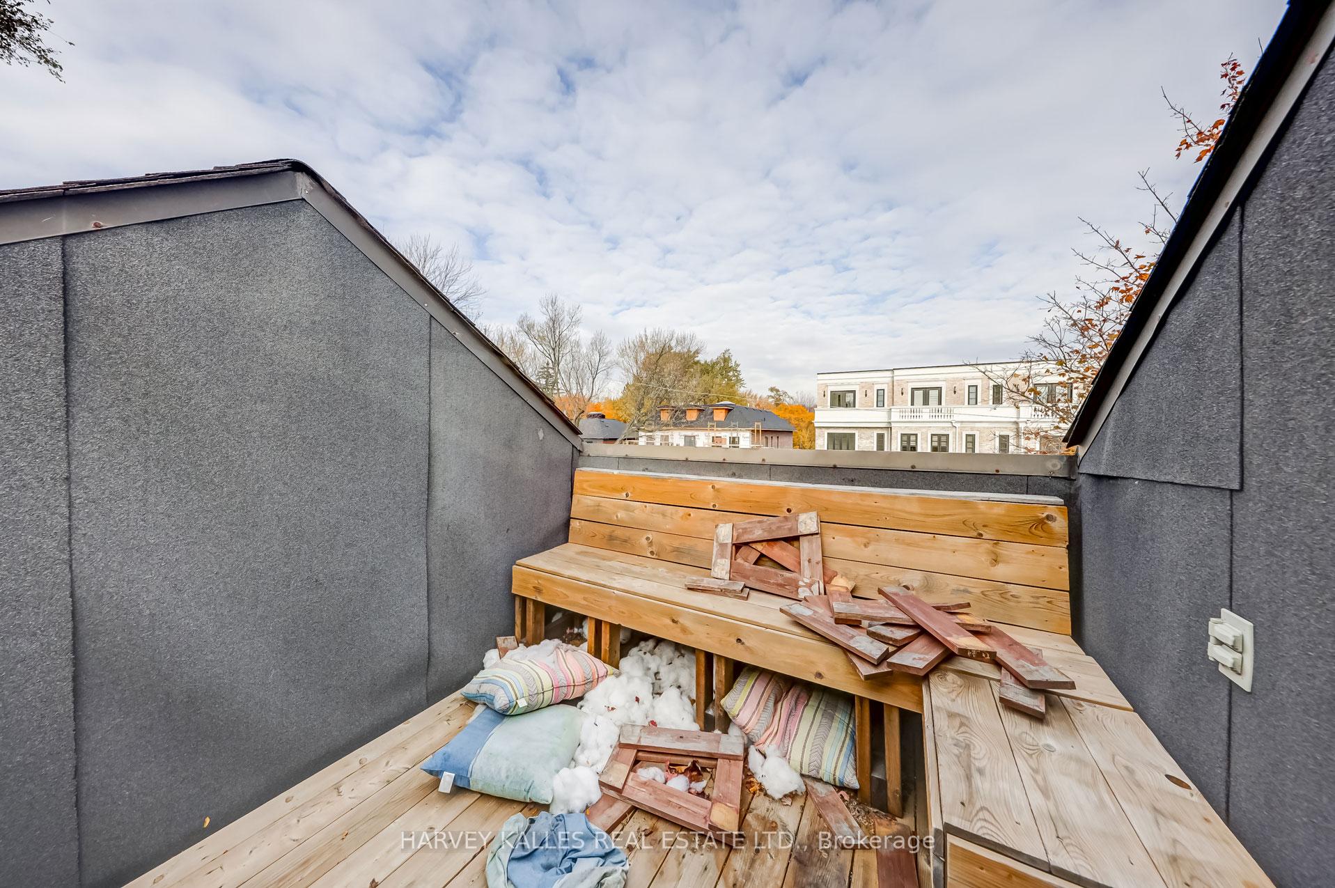 Photo 17 of Unit Upper#3, 1200 Avenue Road, Toronto, Lawrence Park South — HOMEH