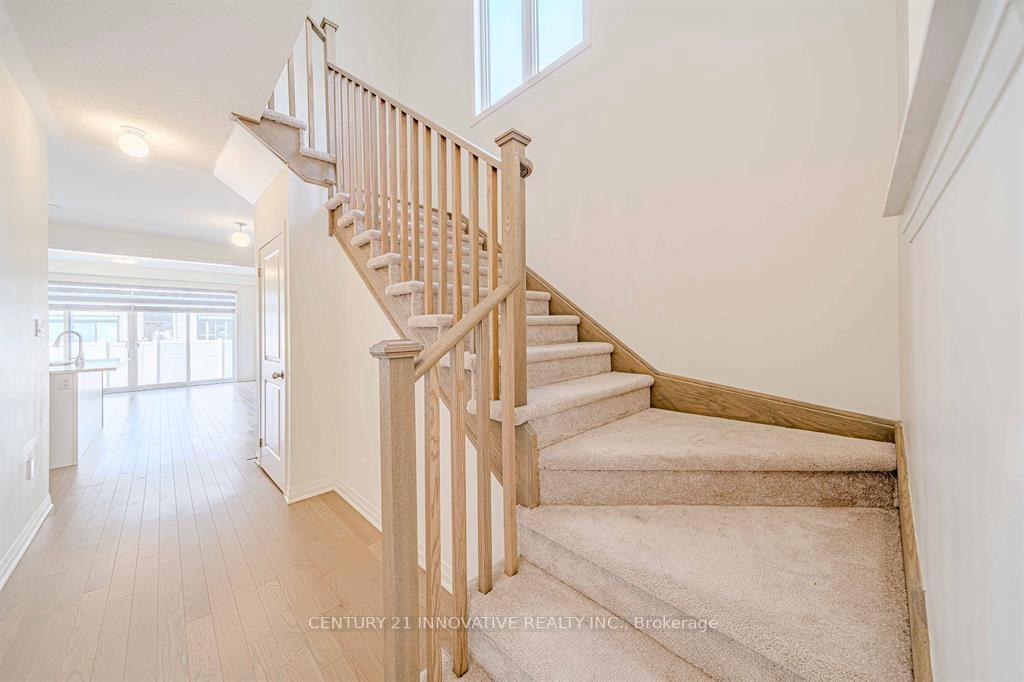 Photo 3 of 46 Clipper Lane, Clarington, Bowmanville — HOMEH