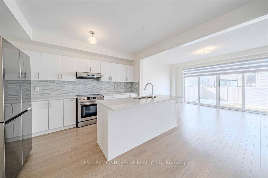 Photo 4 of 46 Clipper Lane, Clarington, Bowmanville — HOMEH