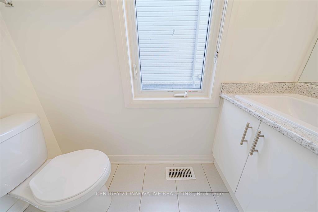 Photo 11 of 46 Clipper Lane, Clarington, Bowmanville — HOMEH