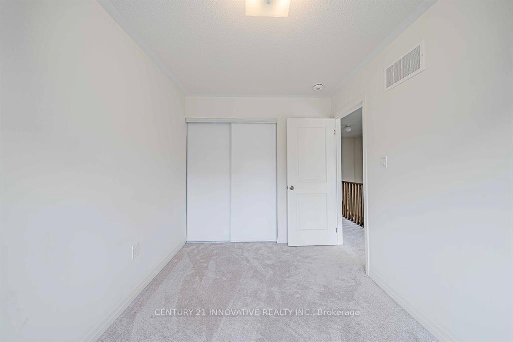 Photo 24 of 46 Clipper Lane, Clarington, Bowmanville — HOMEH