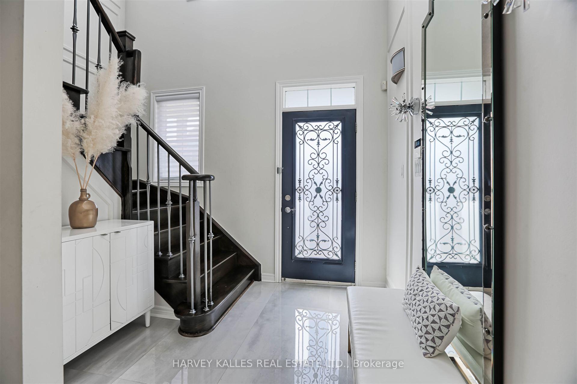 Photo 33 of 36 Canyon Gate Crescent, Vaughan, Maple — HOMEH