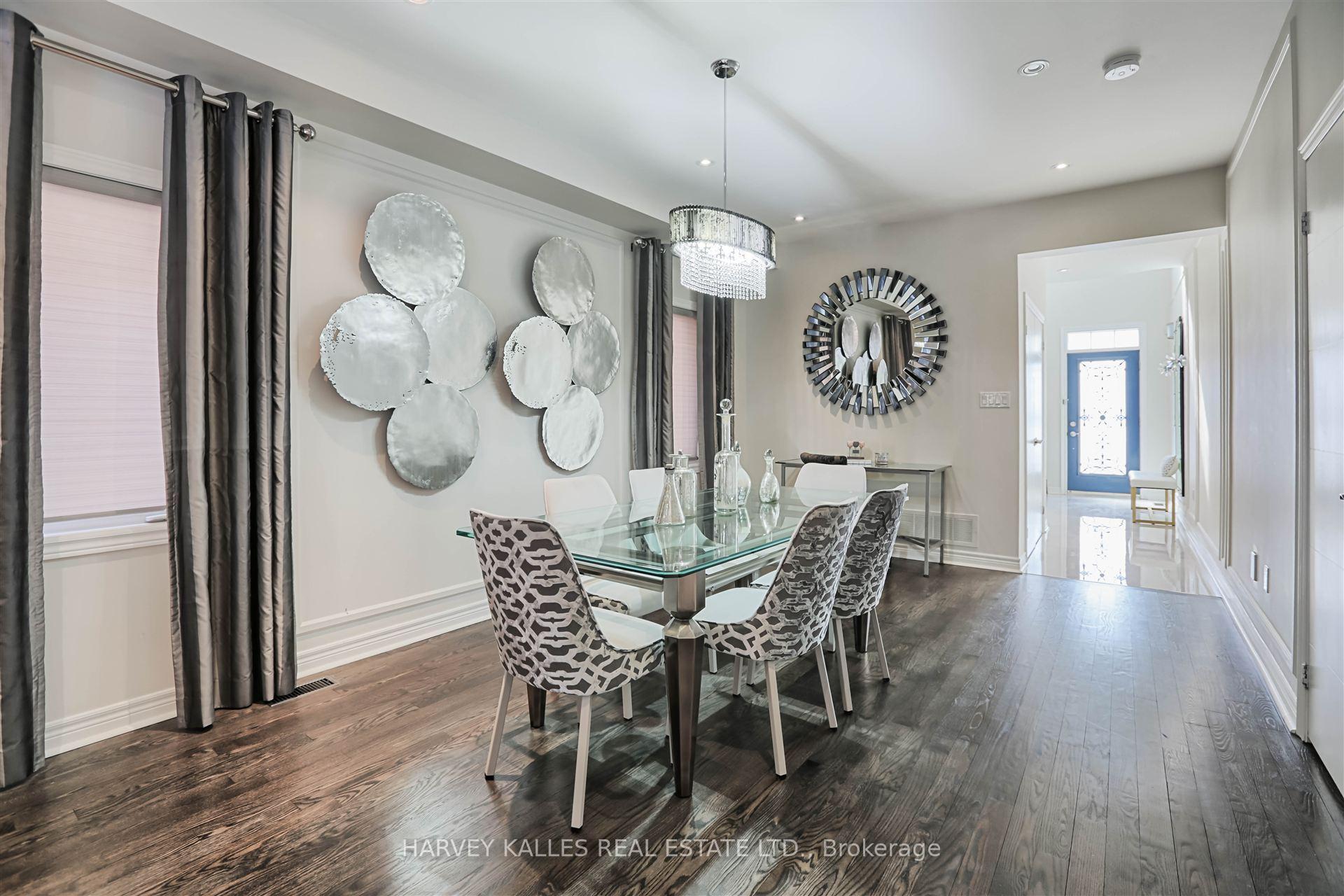 Photo 2 of 36 Canyon Gate Crescent, Vaughan, Maple — HOMEH