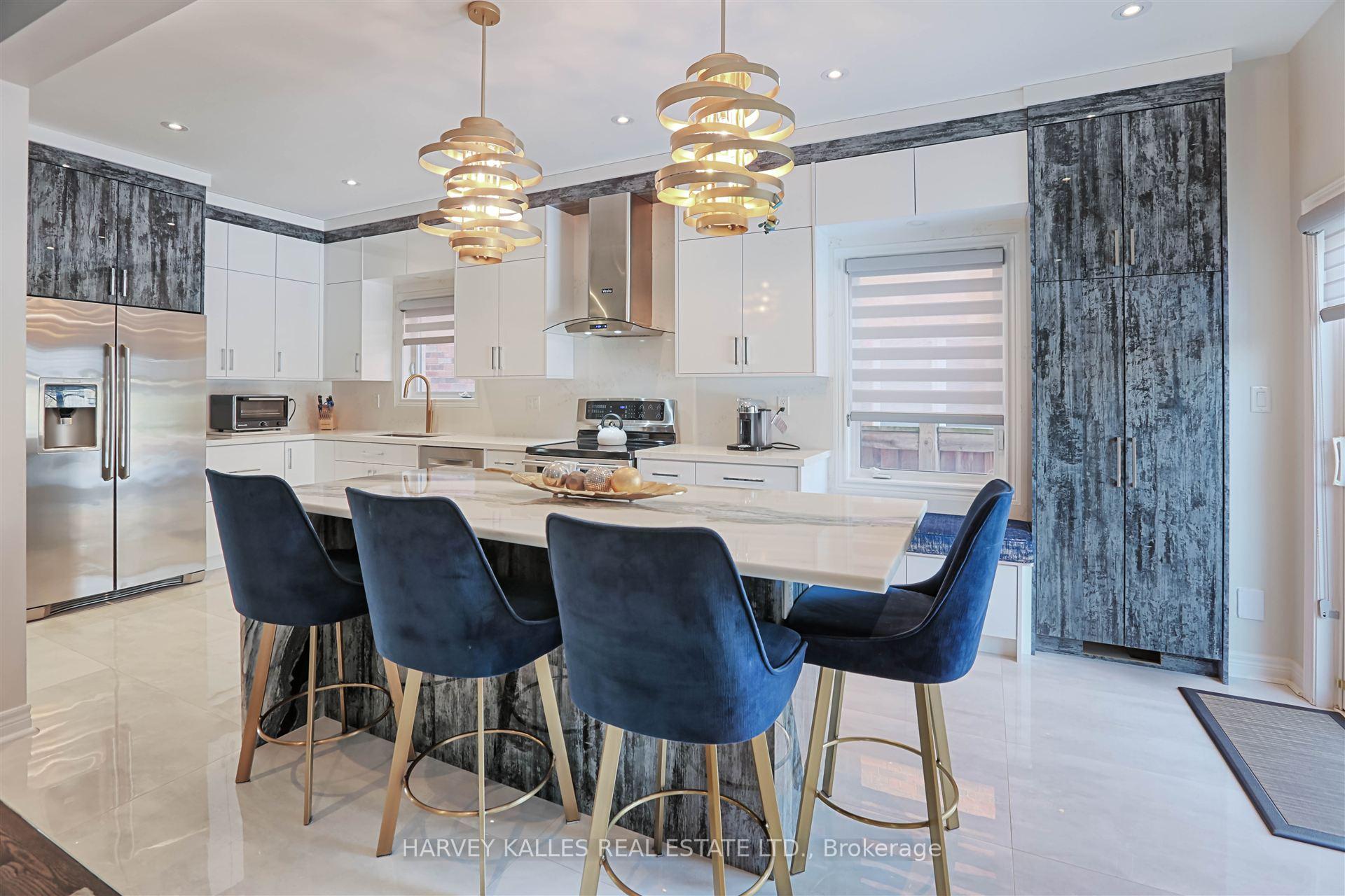 Photo 11 of 36 Canyon Gate Crescent, Vaughan, Maple — HOMEH