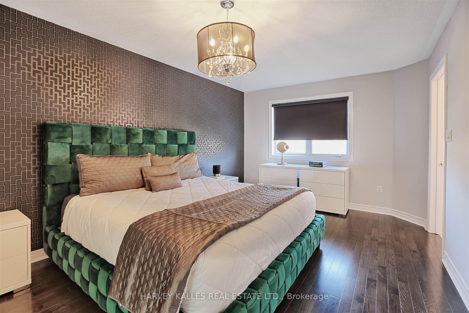 Photo 13 of 36 Canyon Gate Crescent, Vaughan, Maple — HOMEH