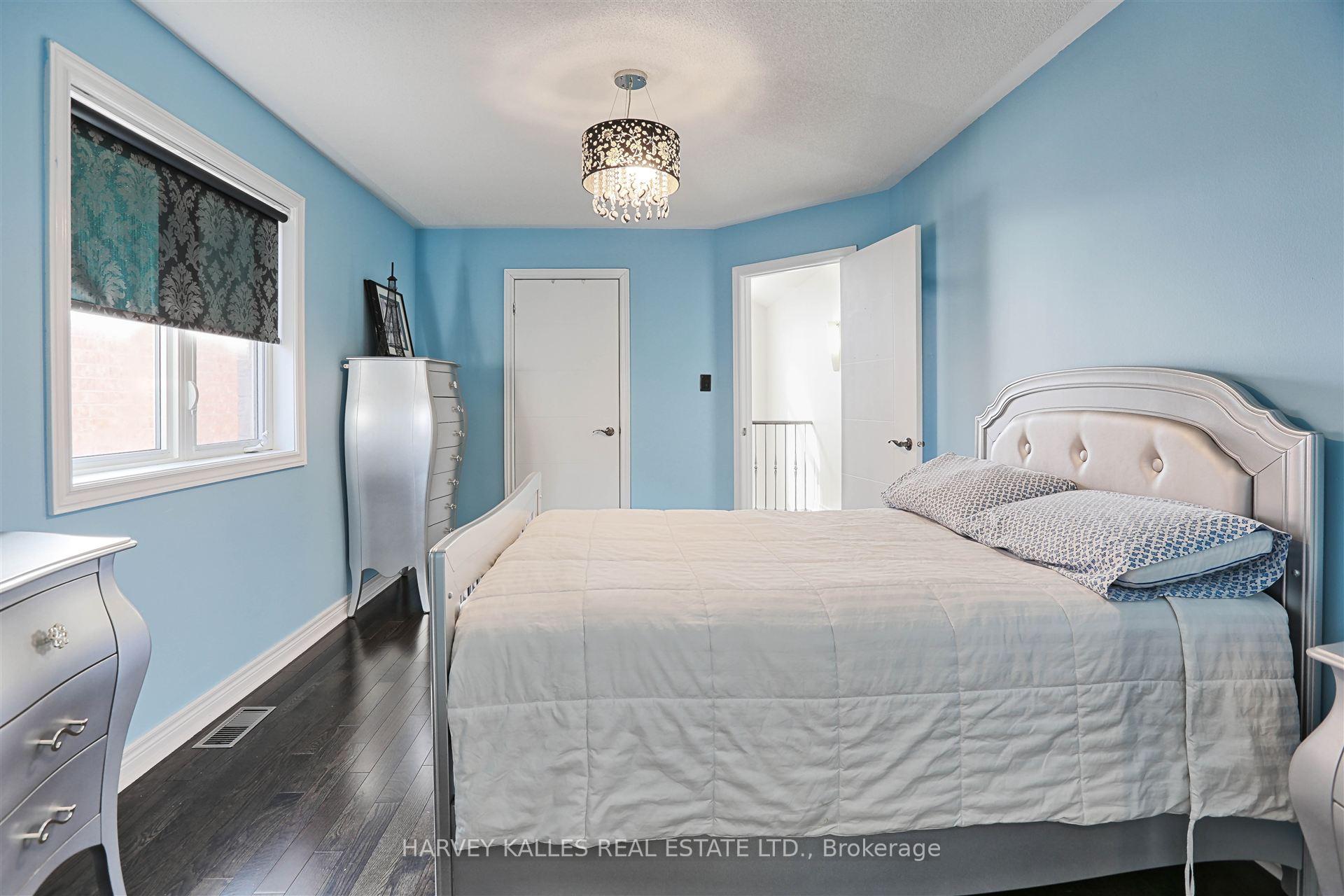 Photo 19 of 36 Canyon Gate Crescent, Vaughan, Maple — HOMEH