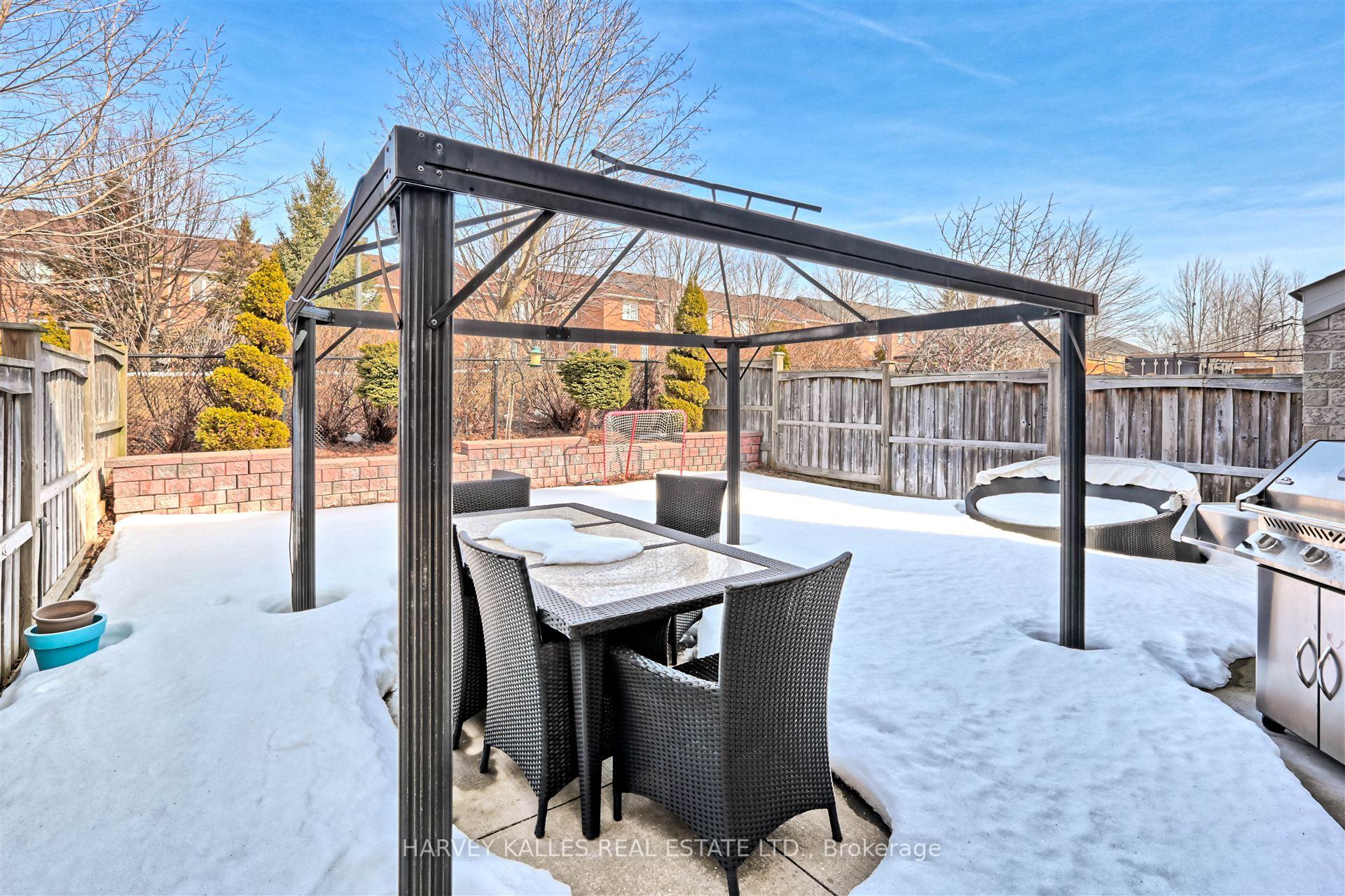 Photo 26 of 36 Canyon Gate Crescent, Vaughan, Maple — HOMEH