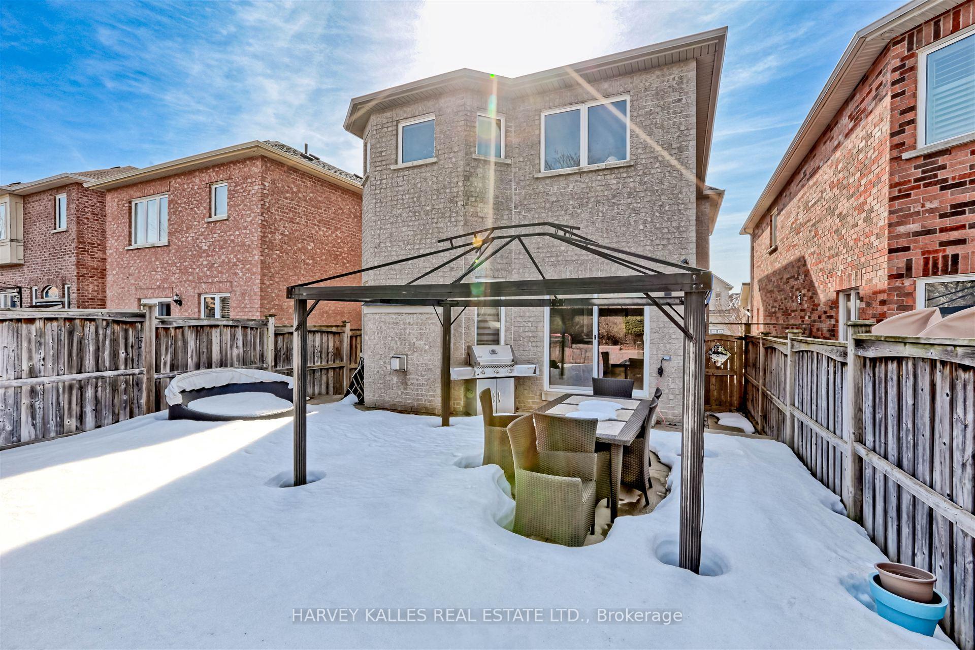 Photo 28 of 36 Canyon Gate Crescent, Vaughan, Maple — HOMEH