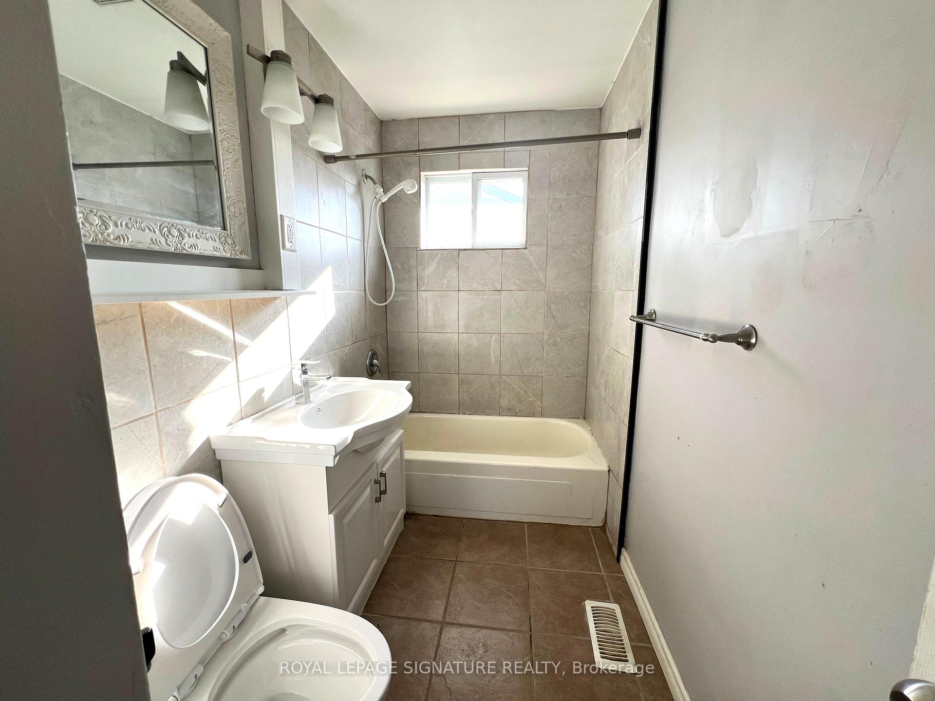 Photo 10 of Unit Main, 552 Monteith Avenue, Oshawa, Lakeview — HOMEH
