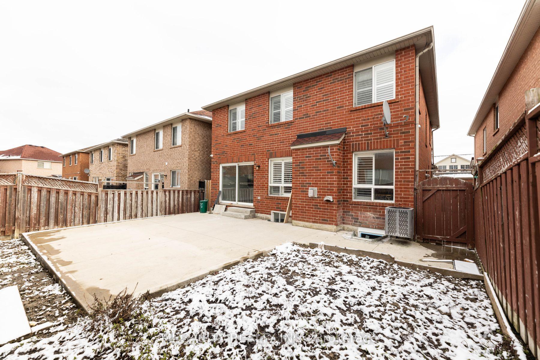 Photo 20 of 33 Slipneedle Street N, Brampton, Gore Industrial North — HOMEH