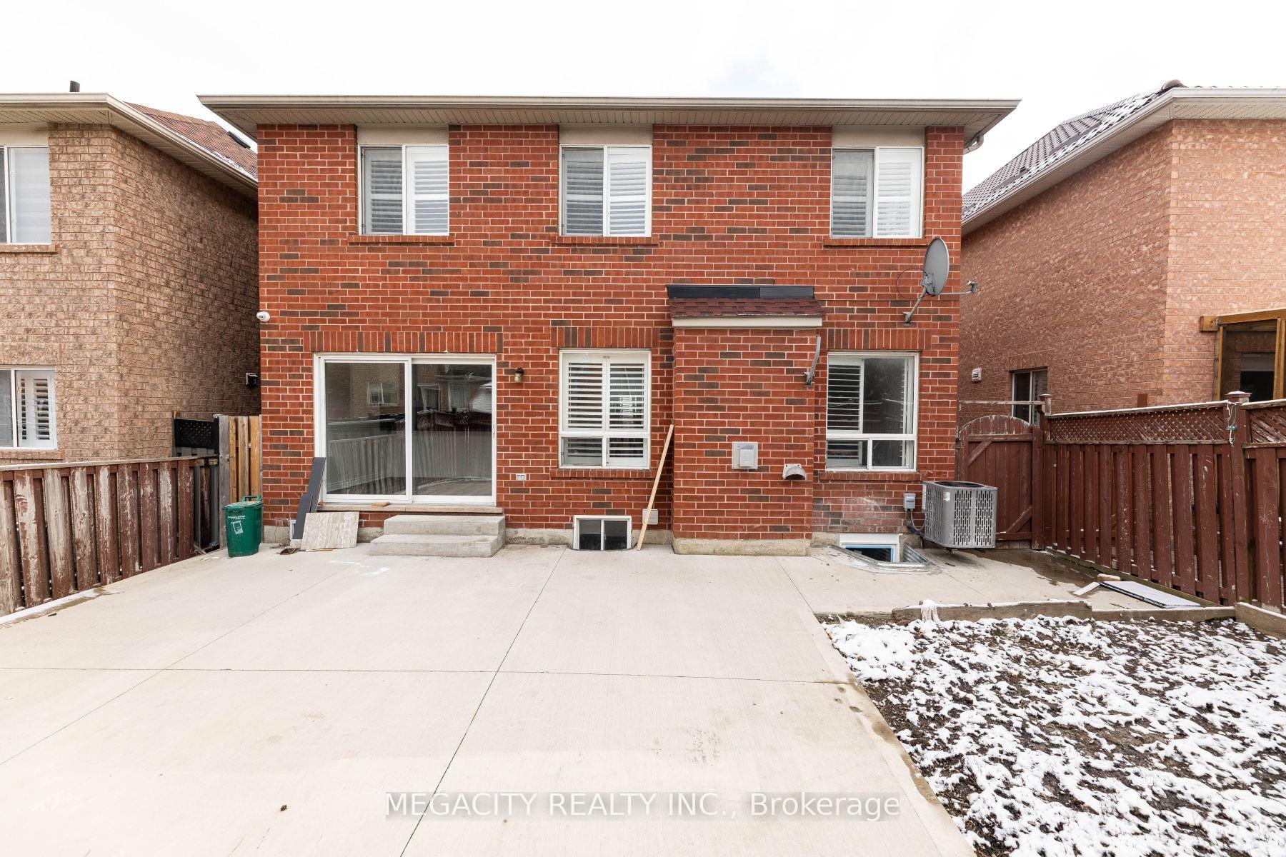 Photo 22 of 33 Slipneedle Street N, Brampton, Gore Industrial North — HOMEH