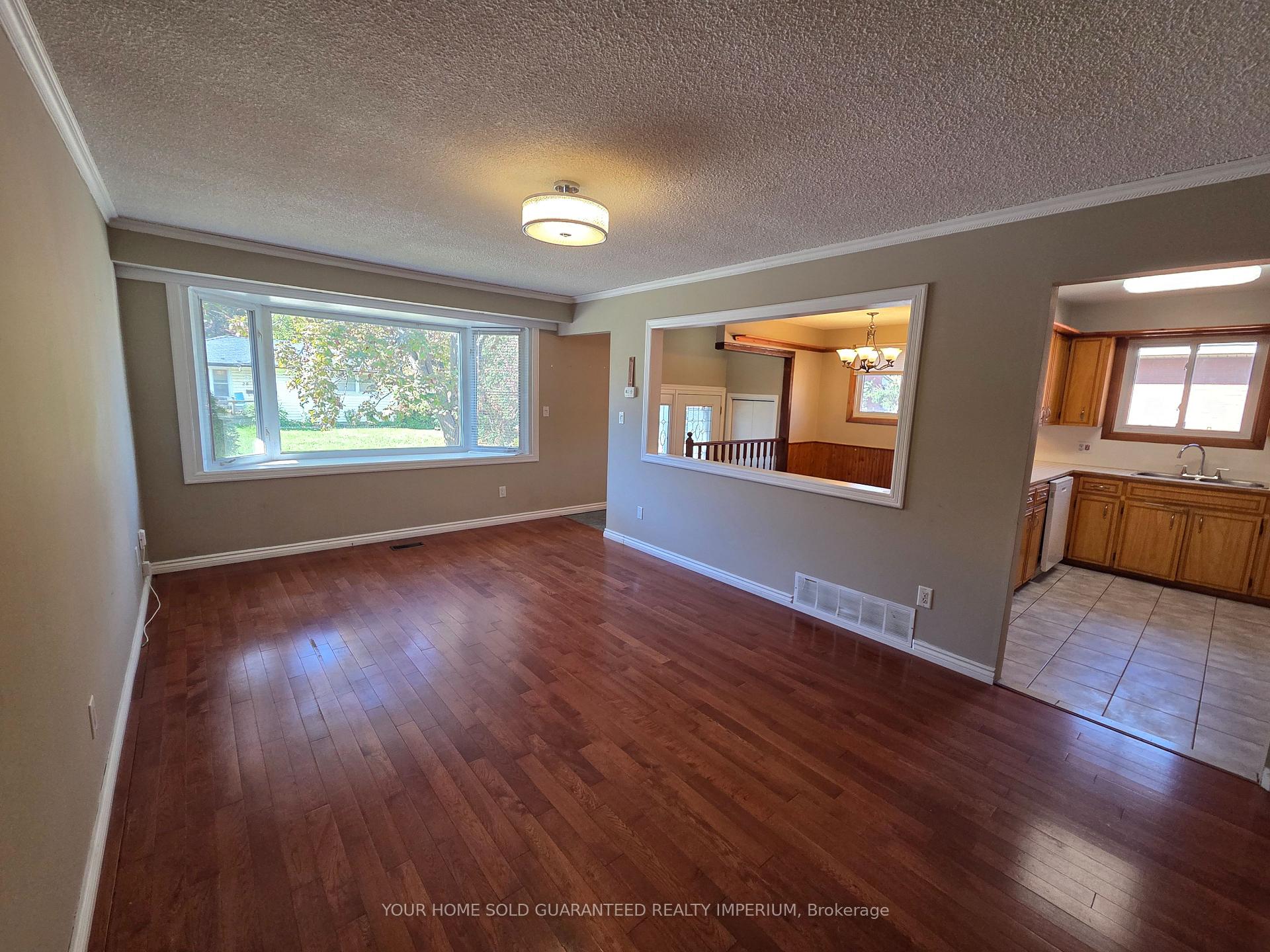 Photo 10 of 31 Lambs Lane, Clarington, Bowmanville — HOMEH