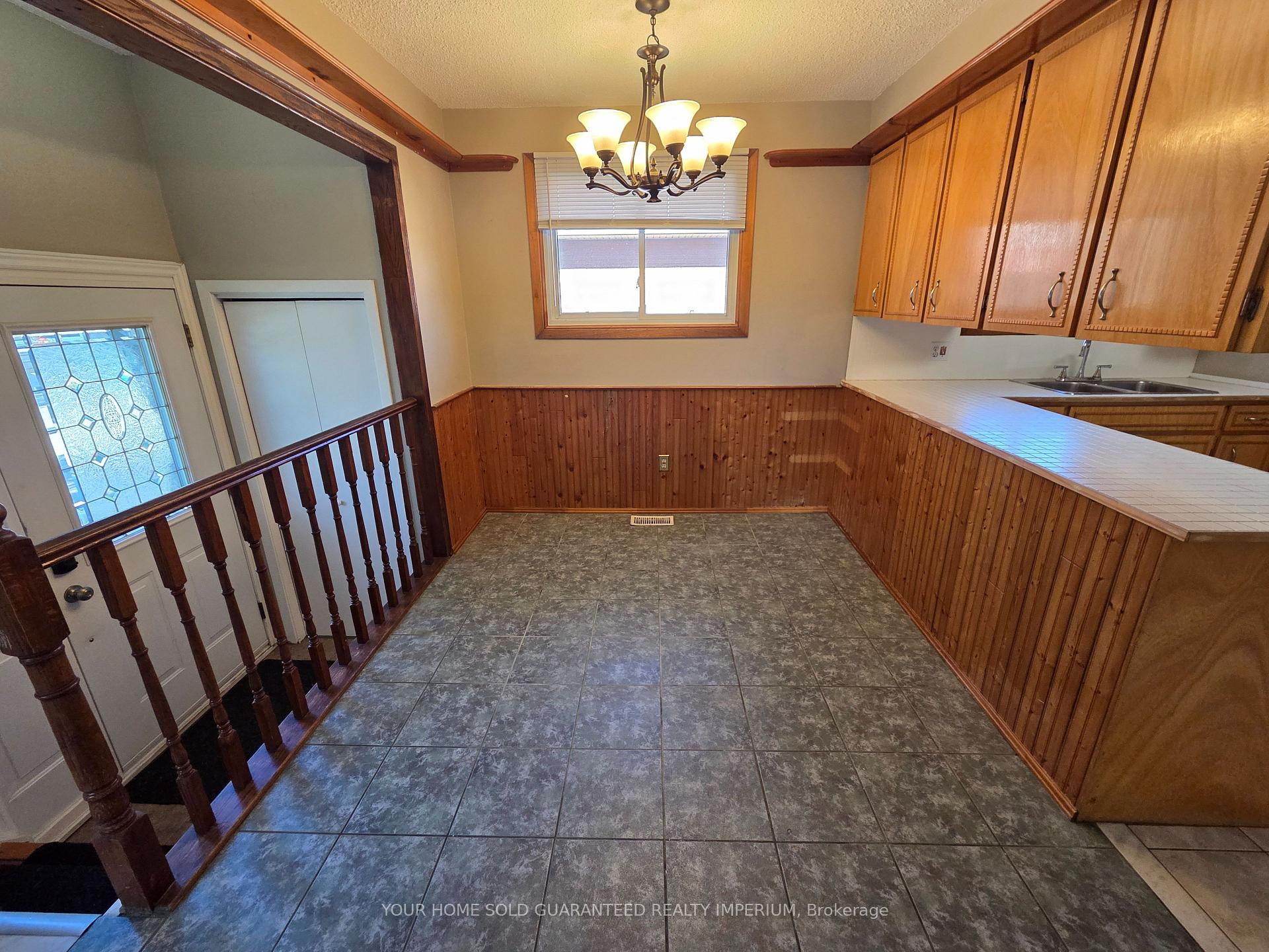 Photo 3 of 31 Lambs Lane, Clarington, Bowmanville — HOMEH