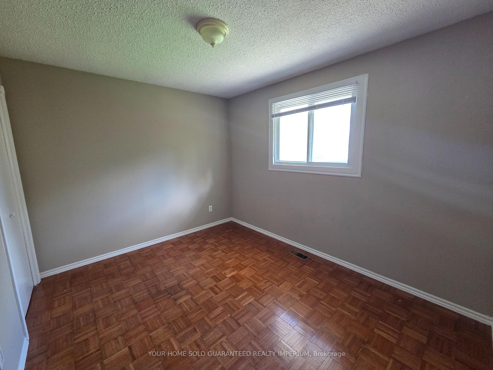 Photo 12 of 31 Lambs Lane, Clarington, Bowmanville — HOMEH
