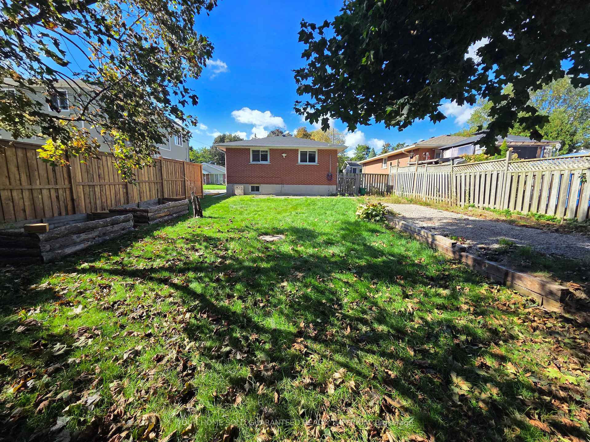 Photo 7 of 31 Lambs Lane, Clarington, Bowmanville — HOMEH