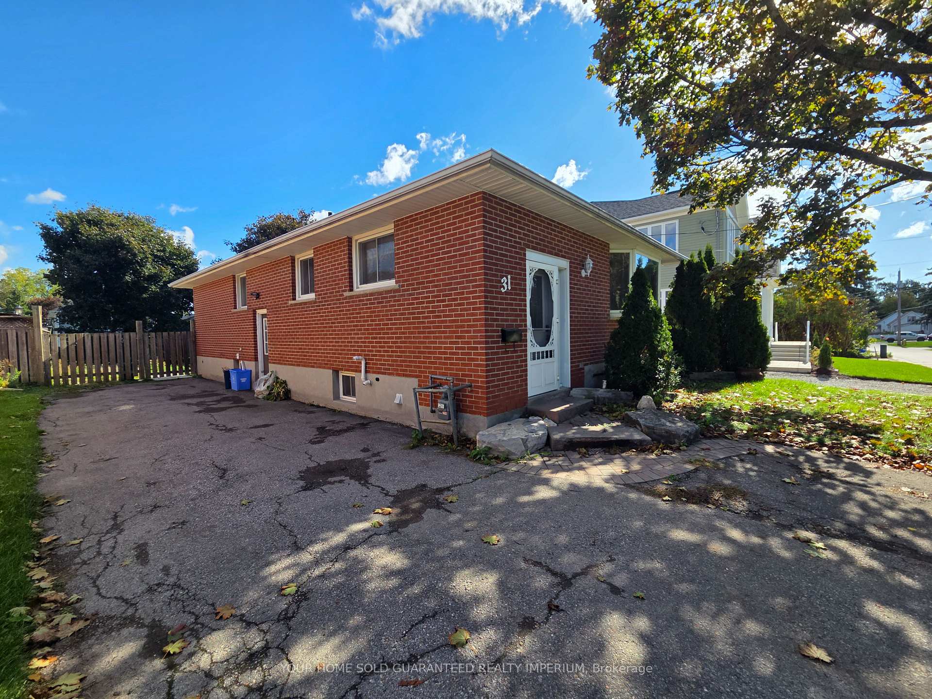 Photo 9 of 31 Lambs Lane, Clarington, Bowmanville — HOMEH