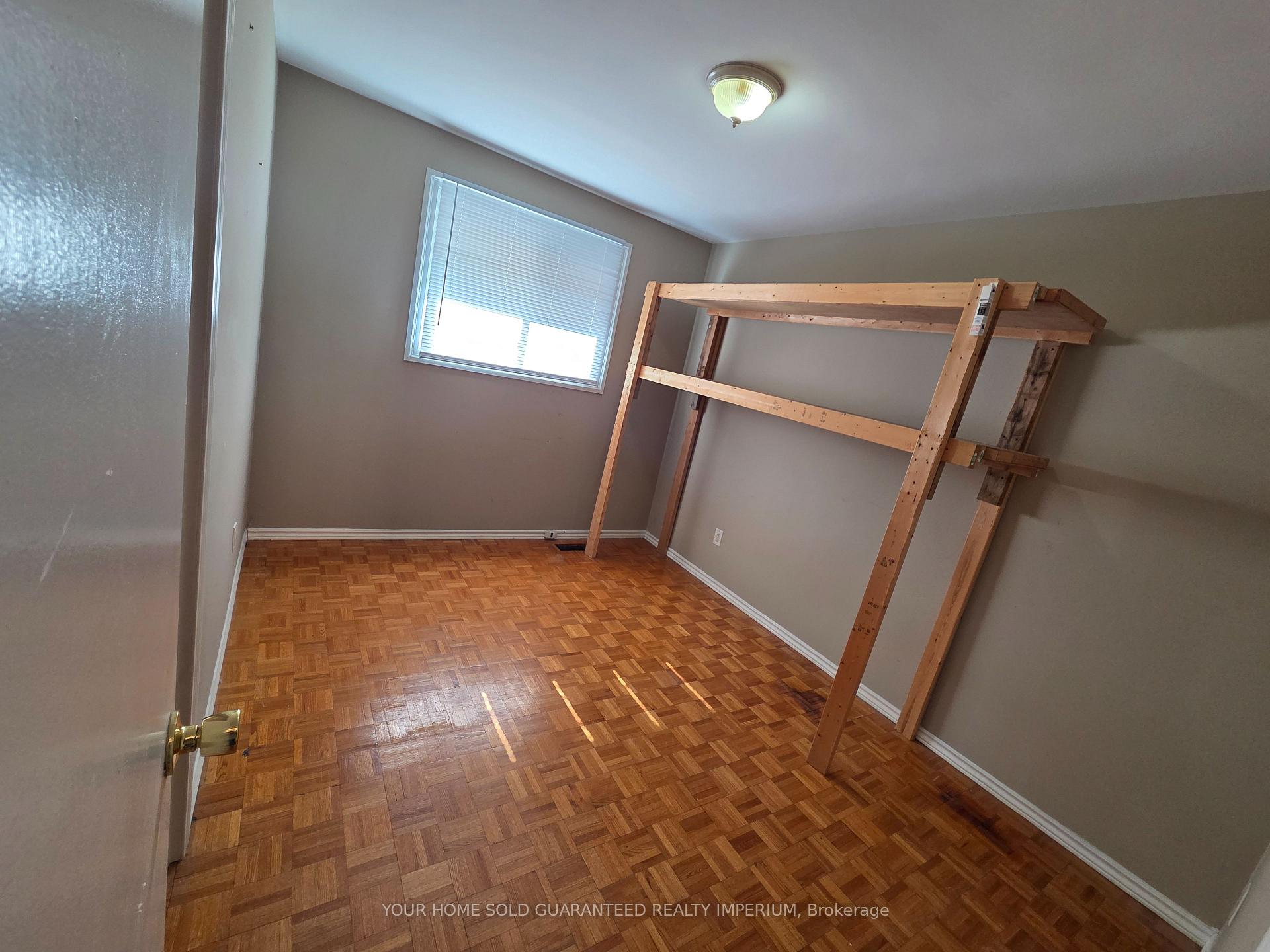 Photo 2 of 31 Lambs Lane, Clarington, Bowmanville — HOMEH