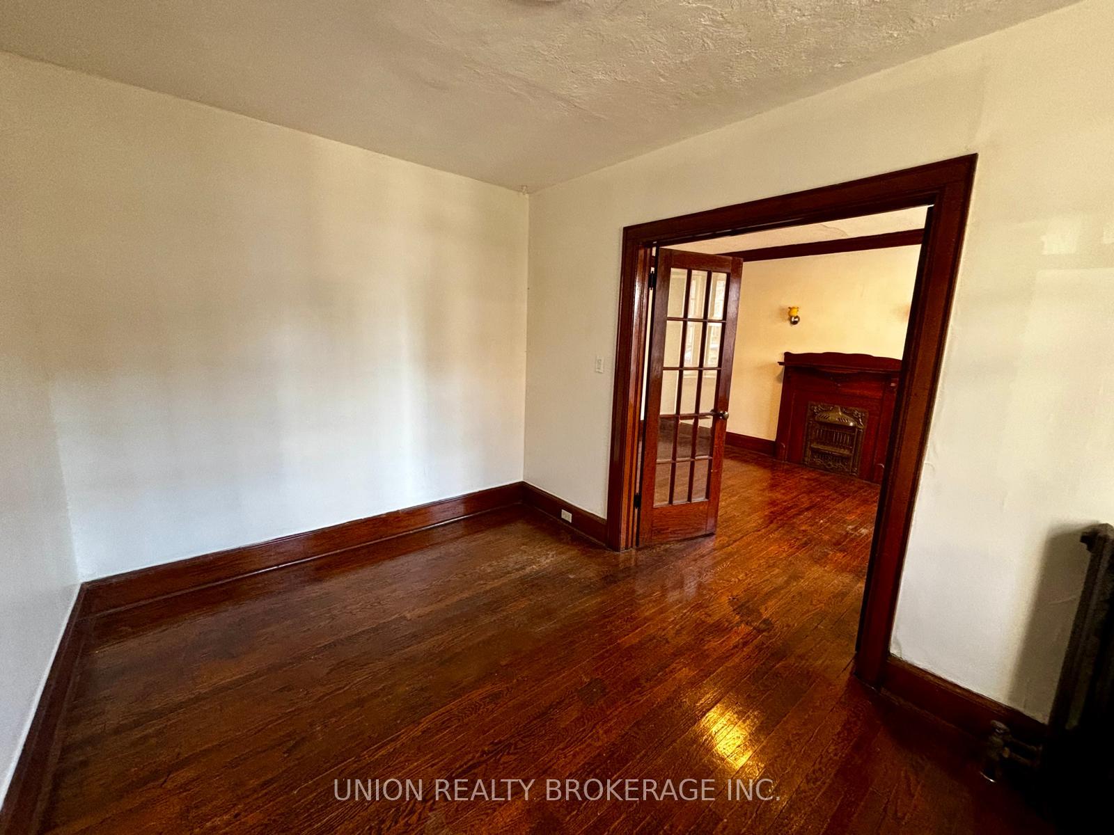 Photo 3 of Unit 5, 59 Balsam Avenue, Toronto, The Beaches — HOMEH