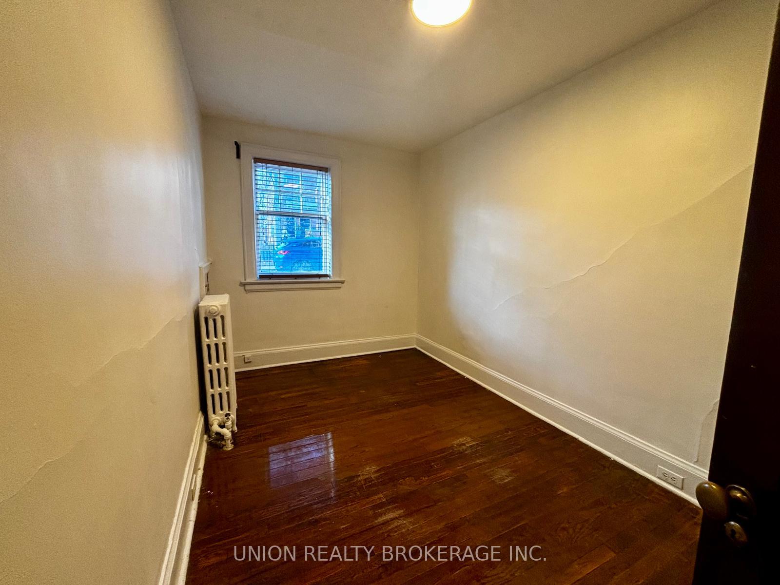Photo 4 of Unit 5, 59 Balsam Avenue, Toronto, The Beaches — HOMEH