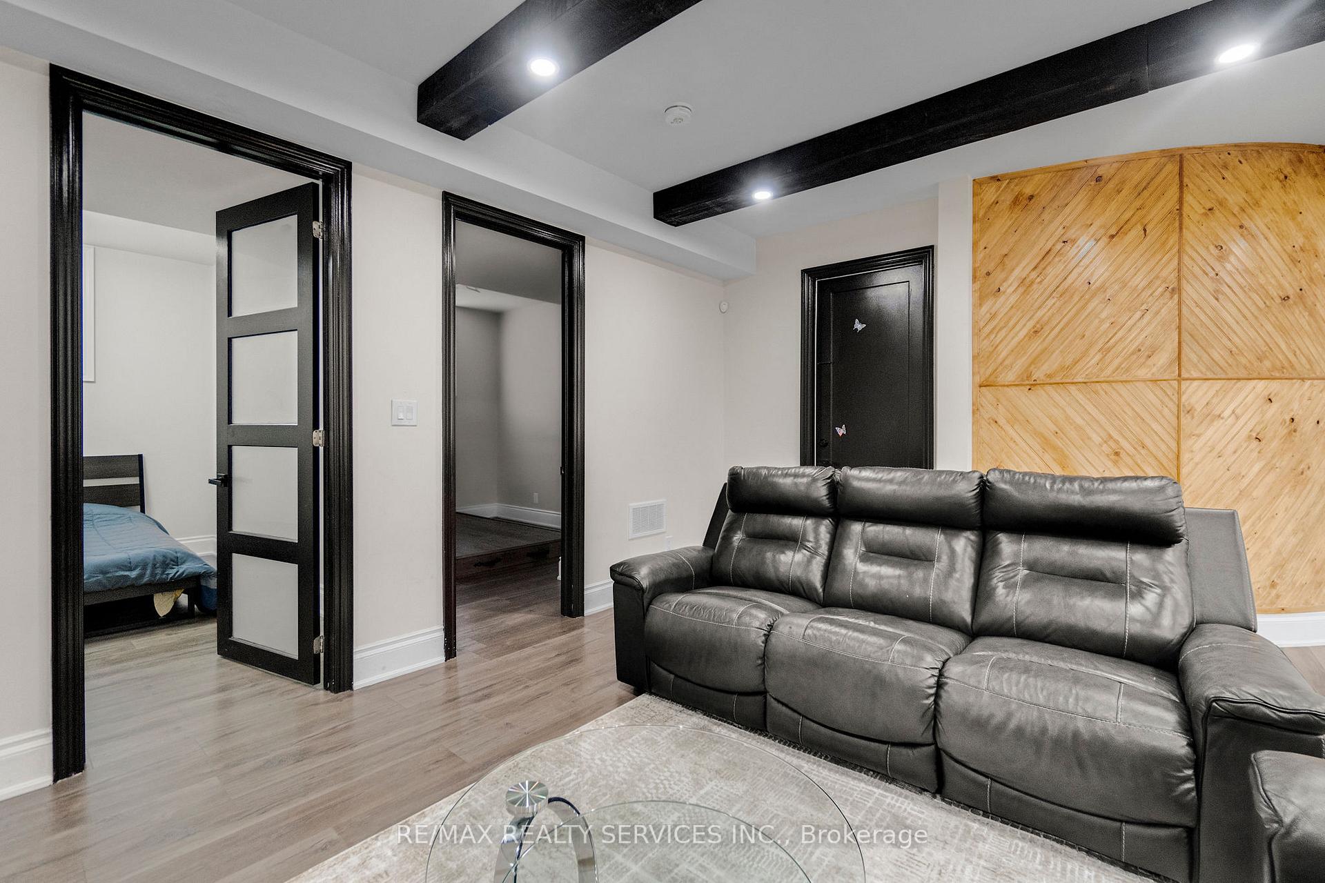 Photo 4 of Unit Bsmt, 66 Hanbury Crescent, Brampton, Credit Valley — HOMEH