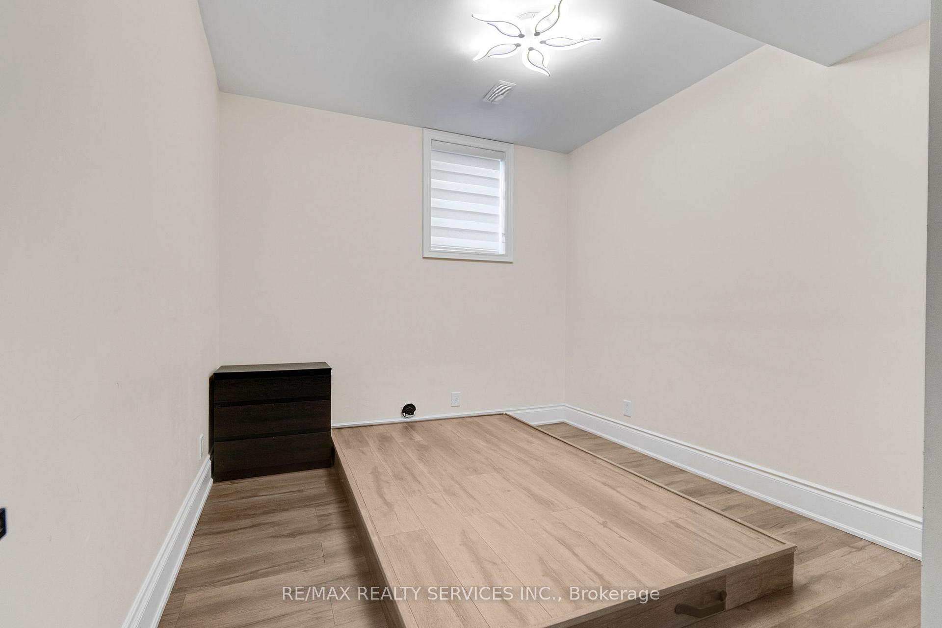 Photo 16 of Unit Bsmt, 66 Hanbury Crescent, Brampton, Credit Valley — HOMEH