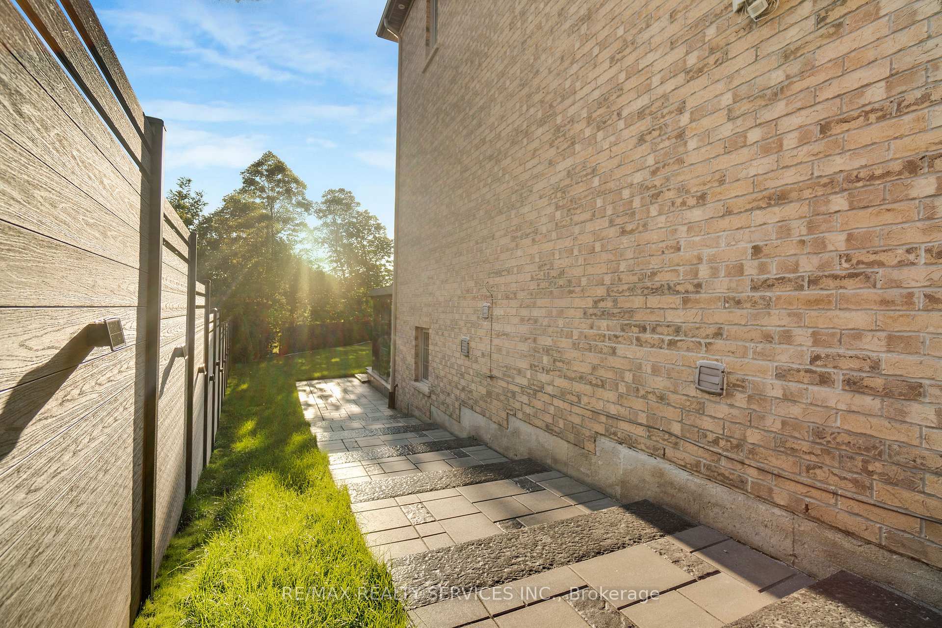 Photo 25 of Unit Bsmt, 66 Hanbury Crescent, Brampton, Credit Valley — HOMEH
