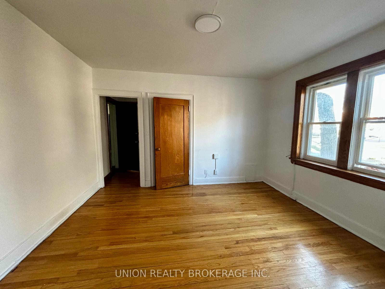 Photo 3 of Unit 203, 2405 Queen Street E, Toronto, The Beaches — HOMEH