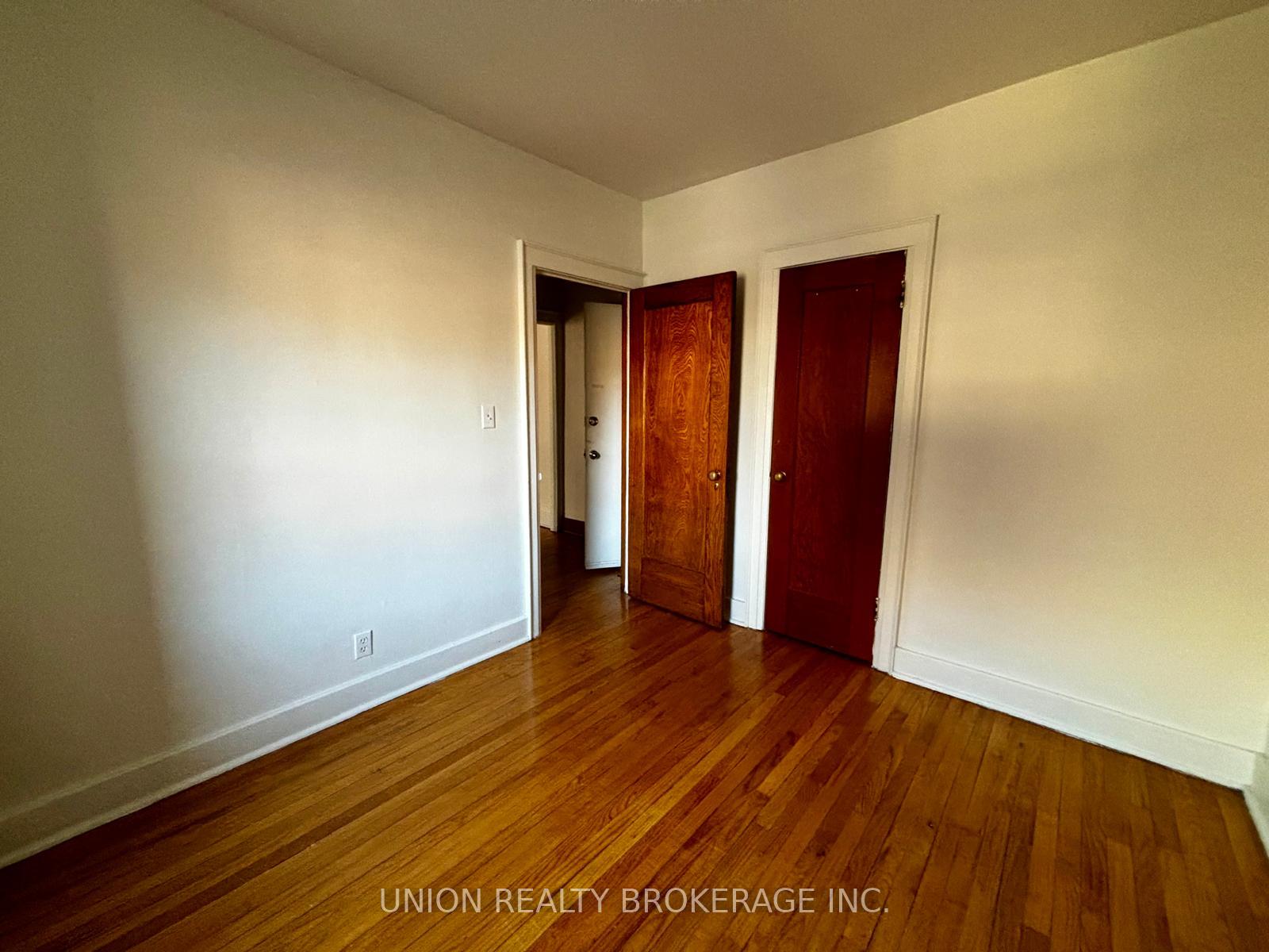 Photo 5 of Unit 203, 2405 Queen Street E, Toronto, The Beaches — HOMEH