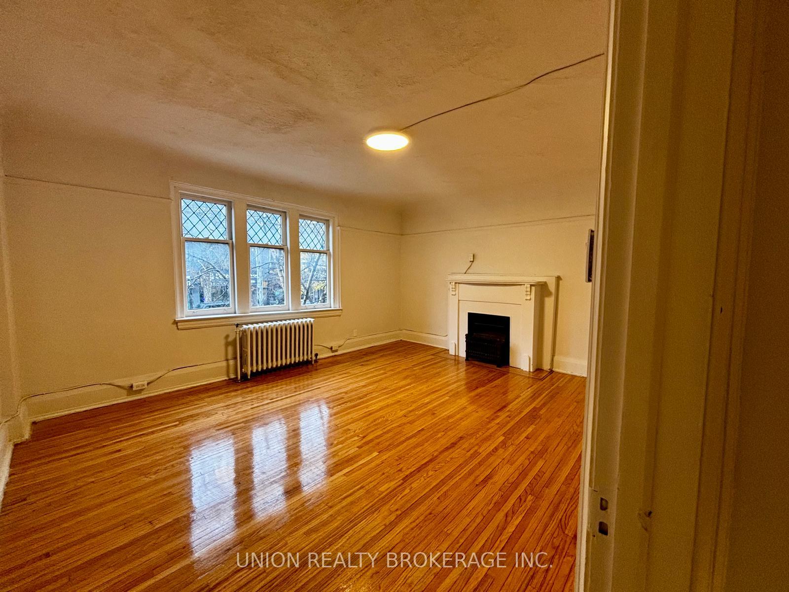 Photo 2 of Unit 8, 2393 Queen Street E, Toronto, The Beaches — HOMEH